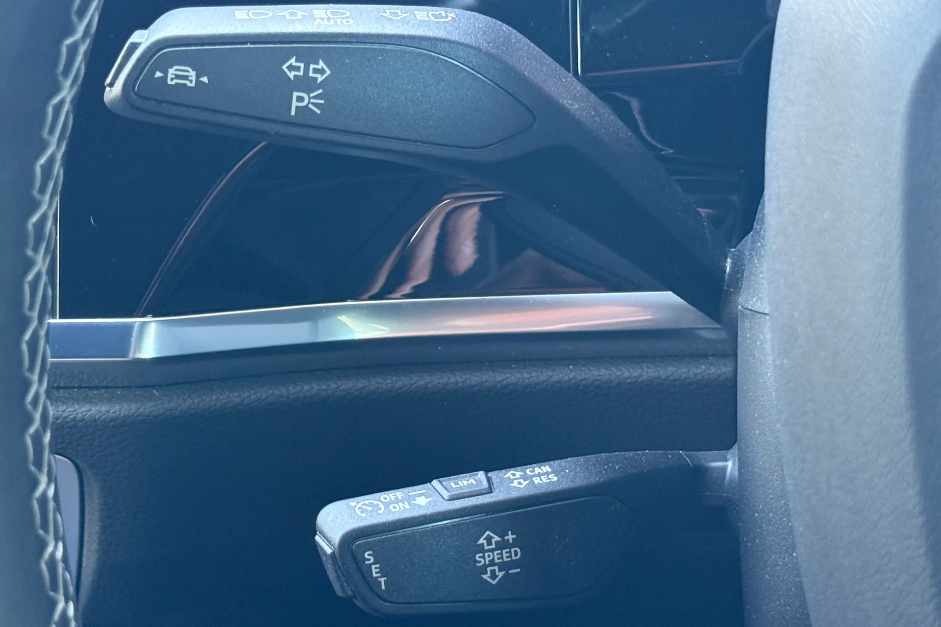 Audi Q3 thumbnail image number 16