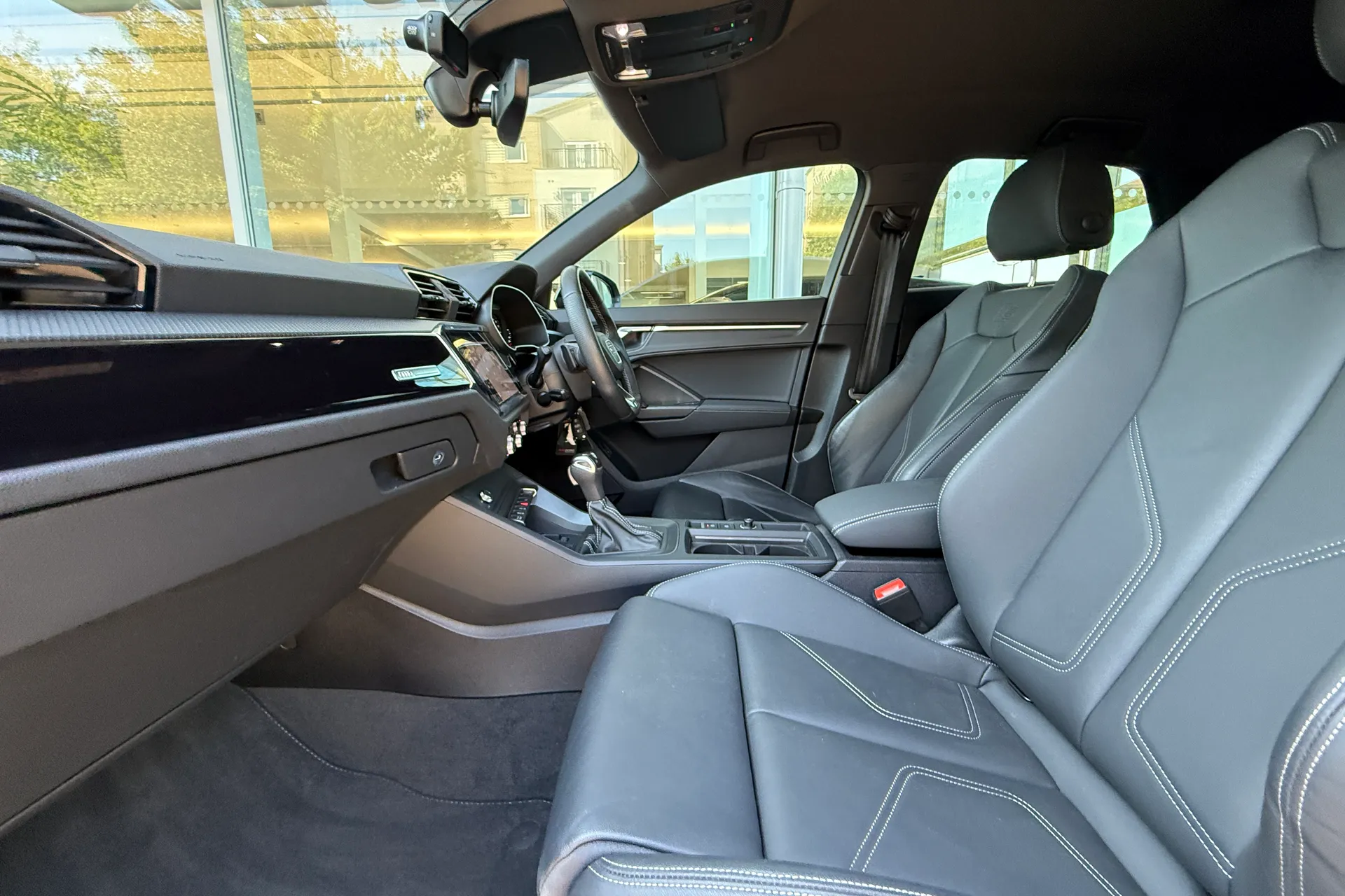 Audi Q3 thumbnail image number 57