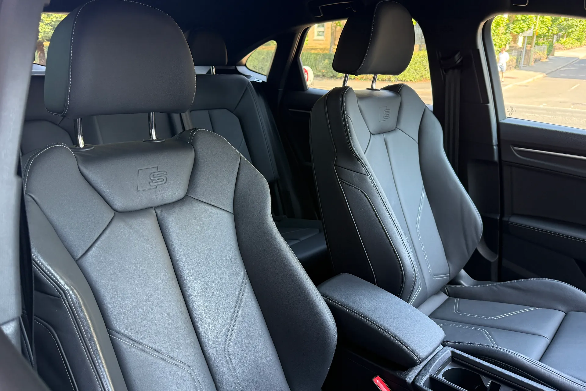 Audi Q3 thumbnail image number 38