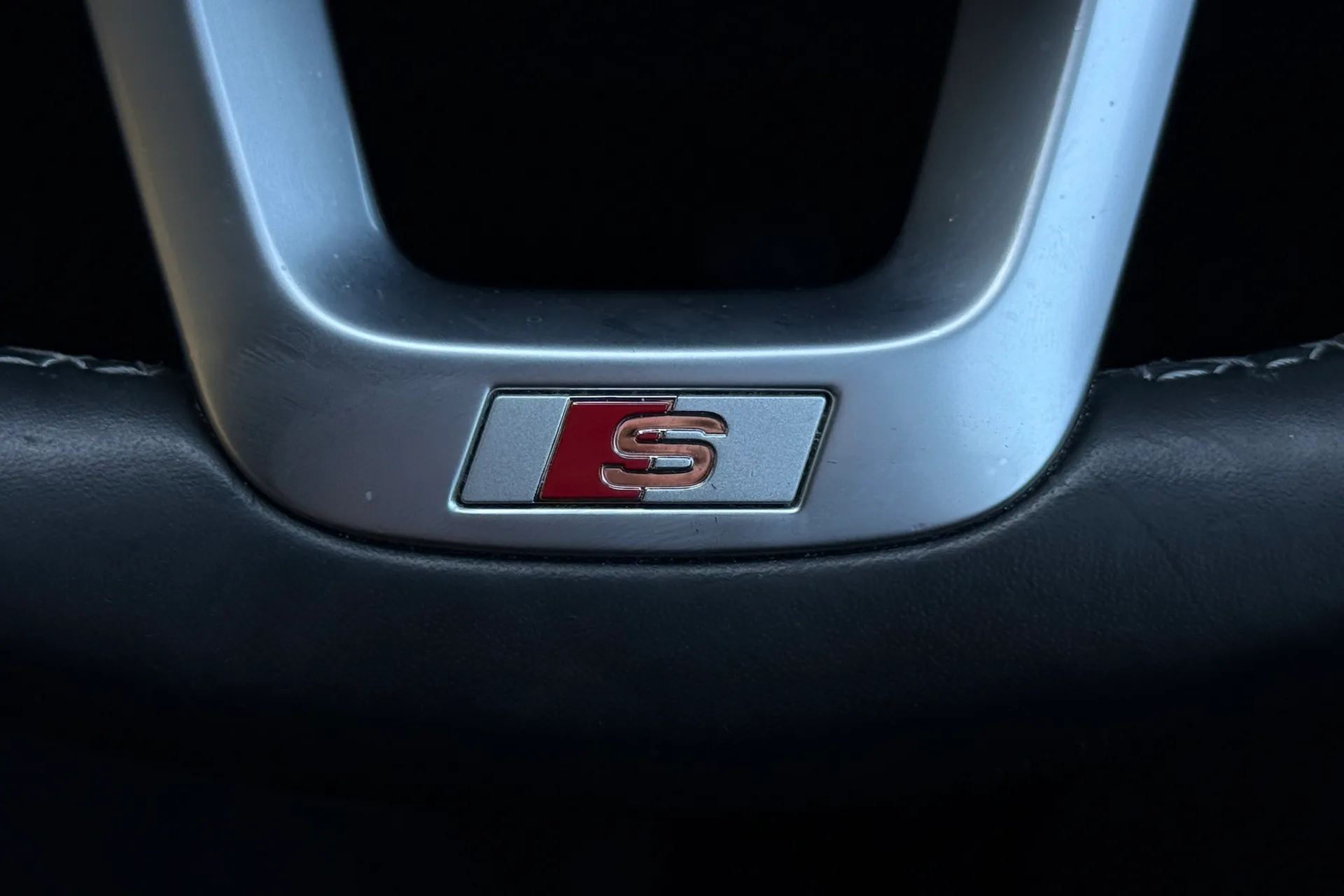 Audi Q5 thumbnail image number 10