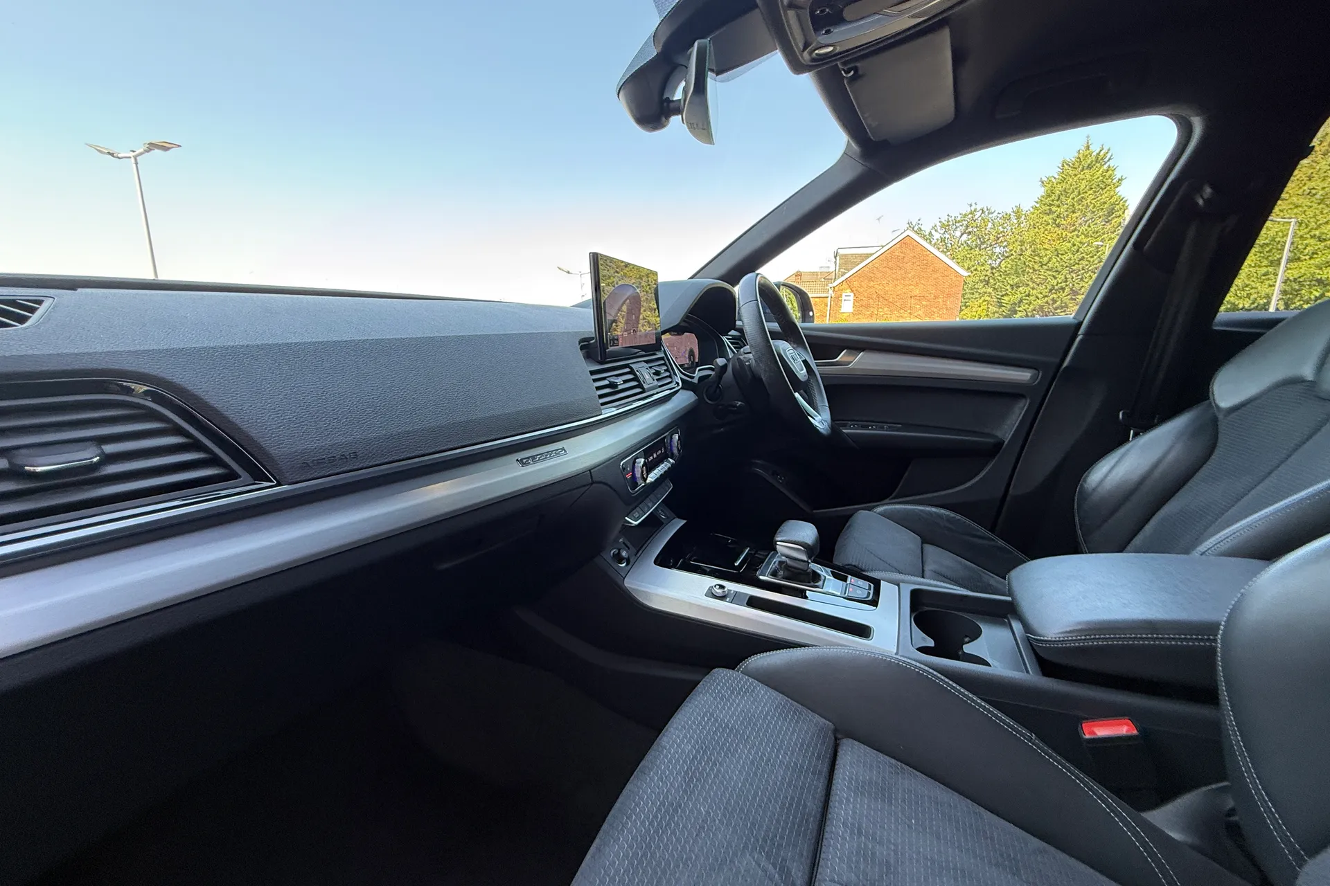 Audi Q5 thumbnail image number 2