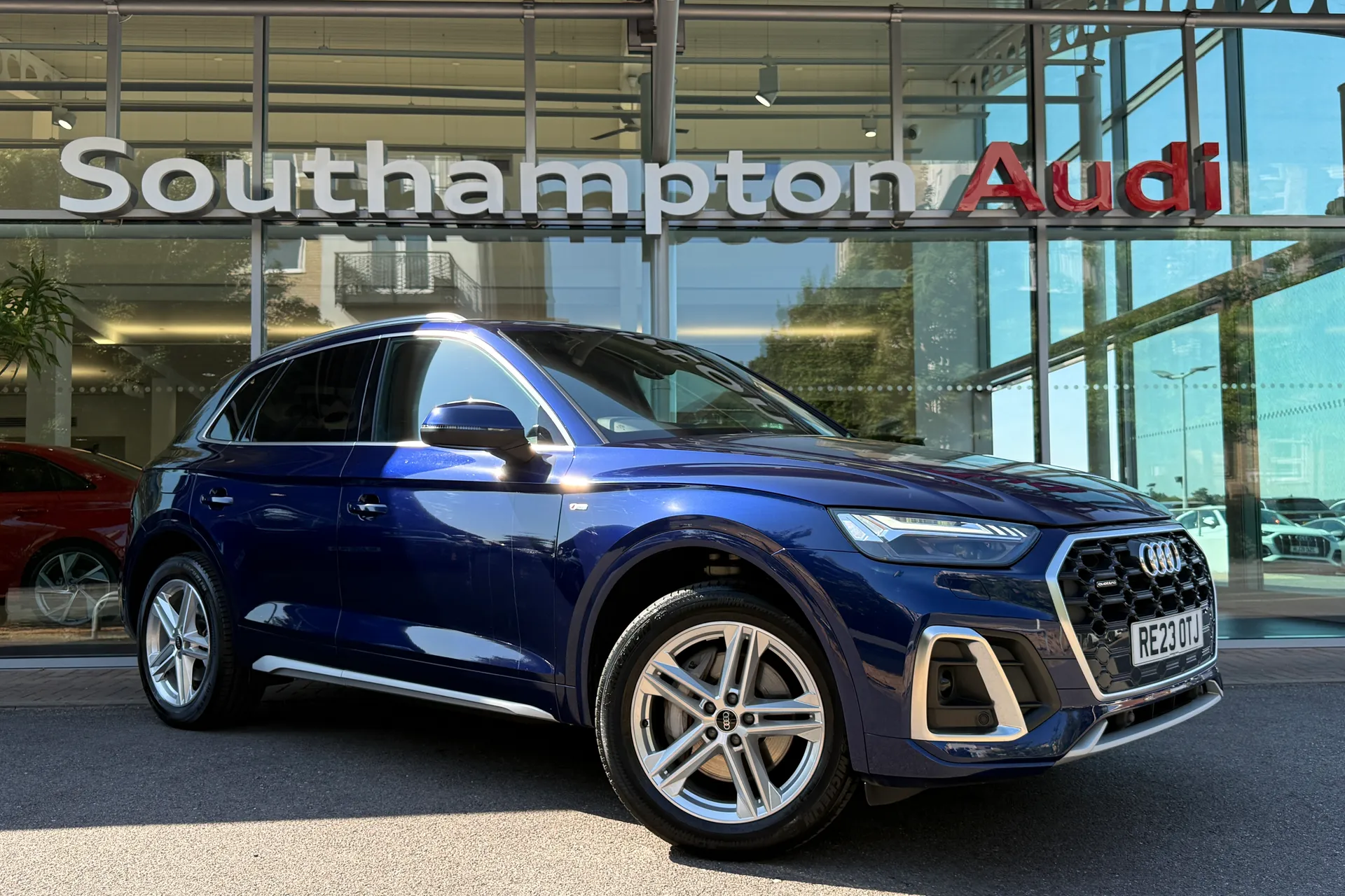 Audi Q5 focused image