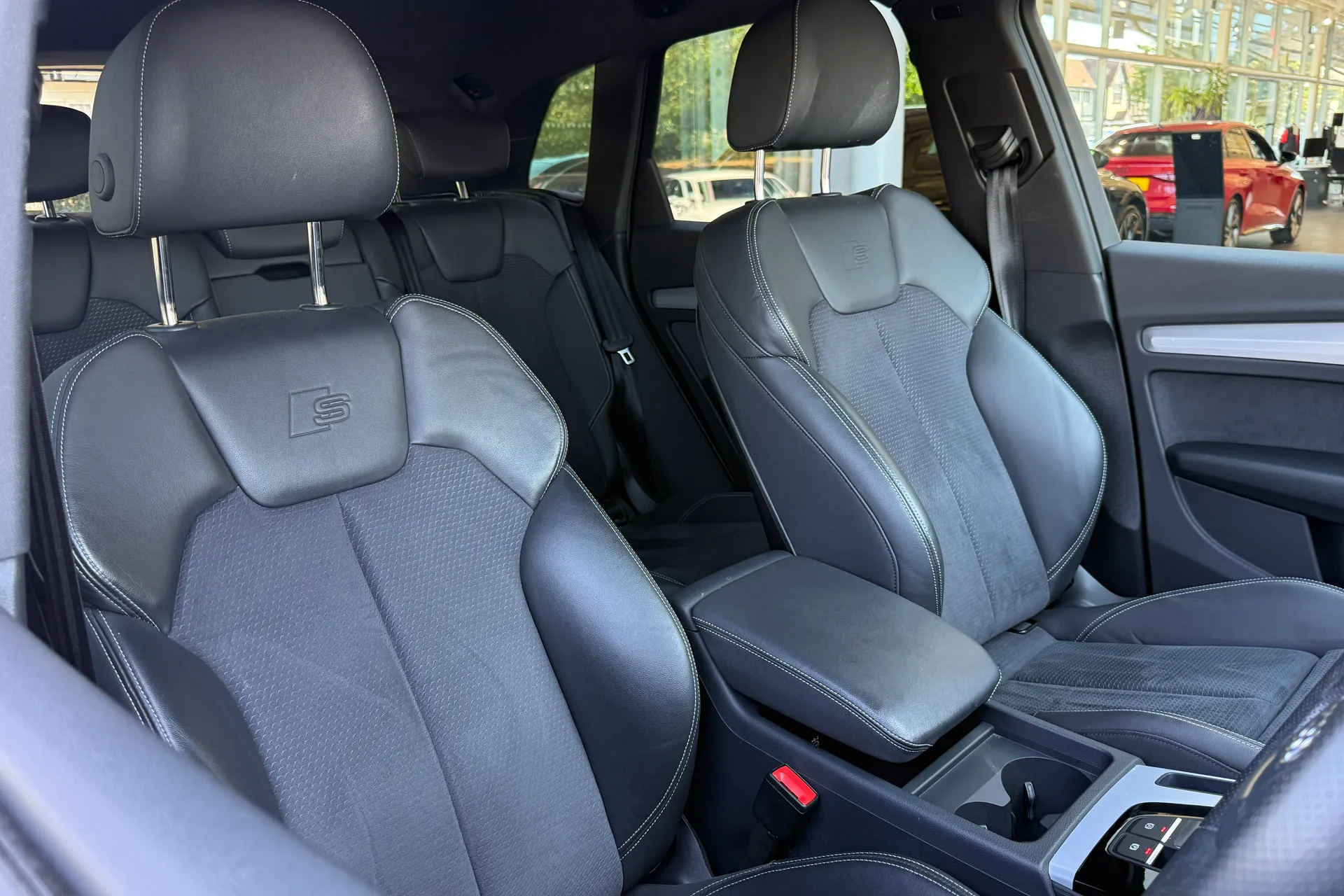 Audi Q5 thumbnail image number 32
