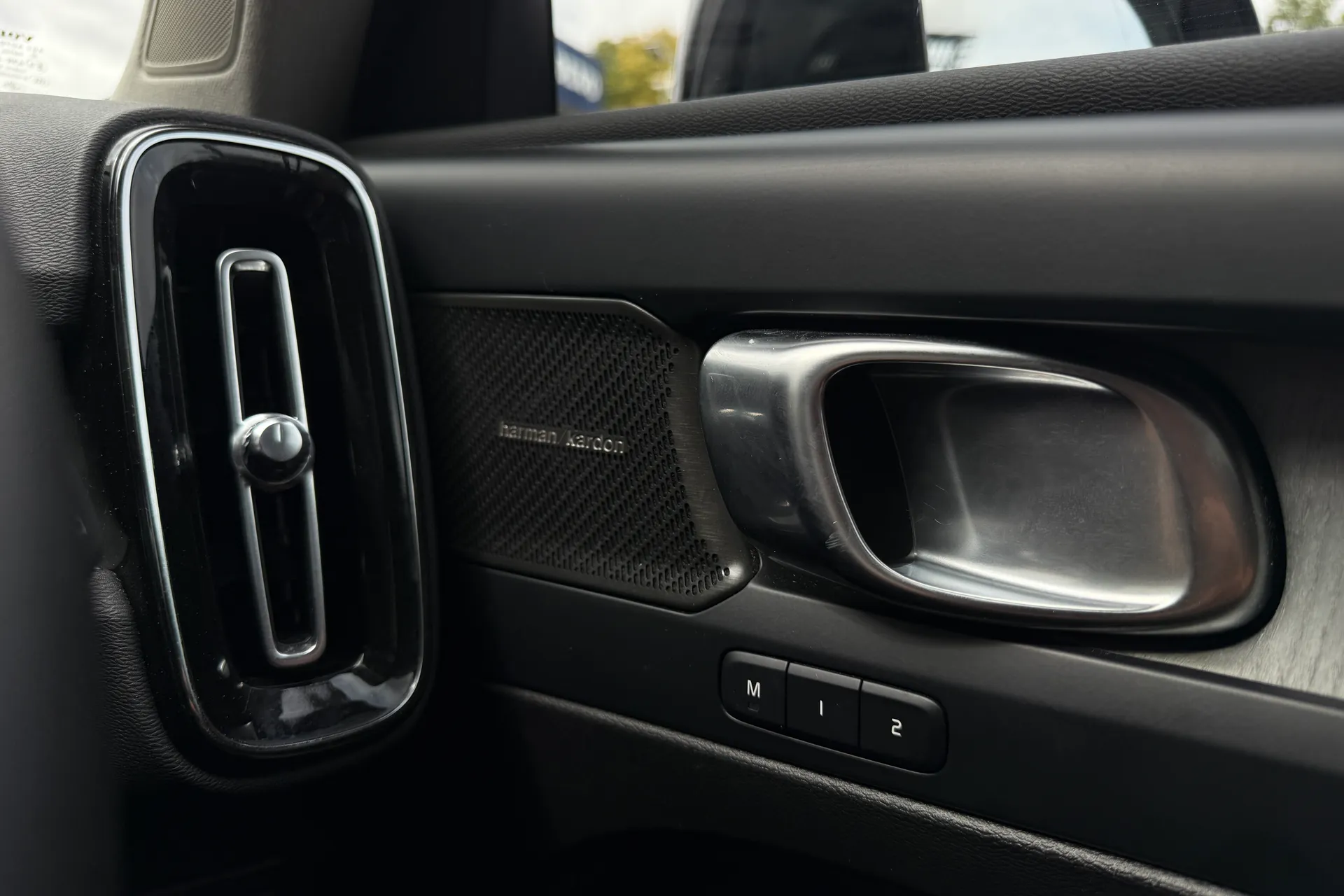 Volvo XC40 thumbnail image number 42