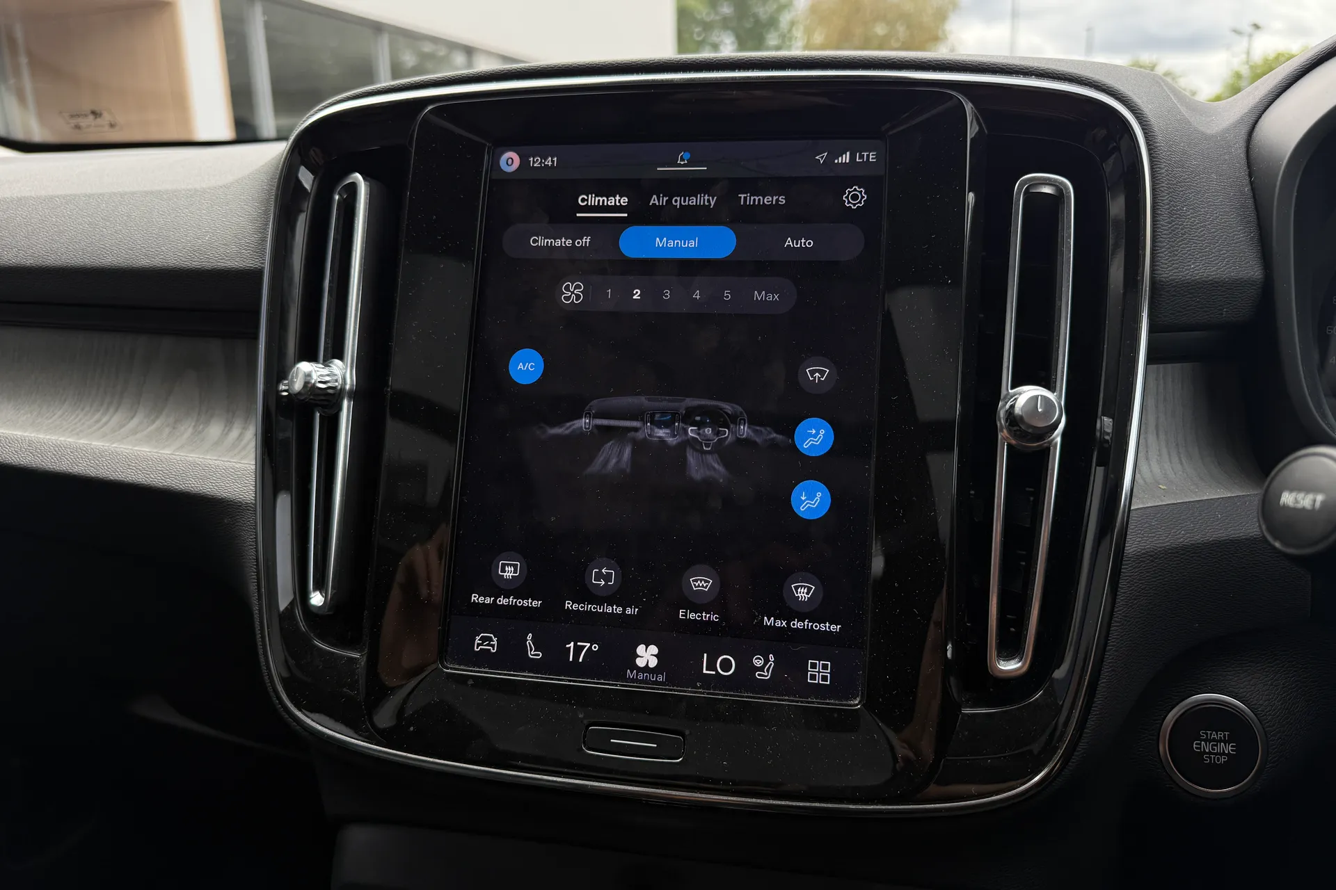 Volvo XC40 thumbnail image number 38