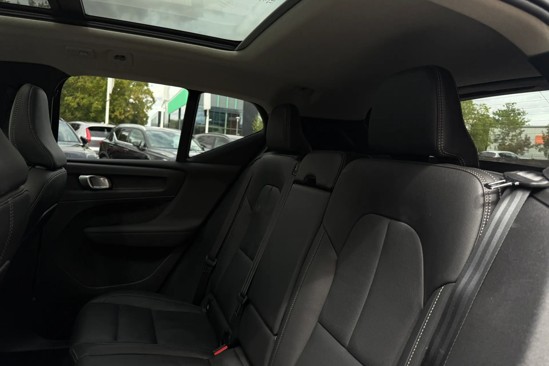 Volvo XC40 thumbnail image number 30