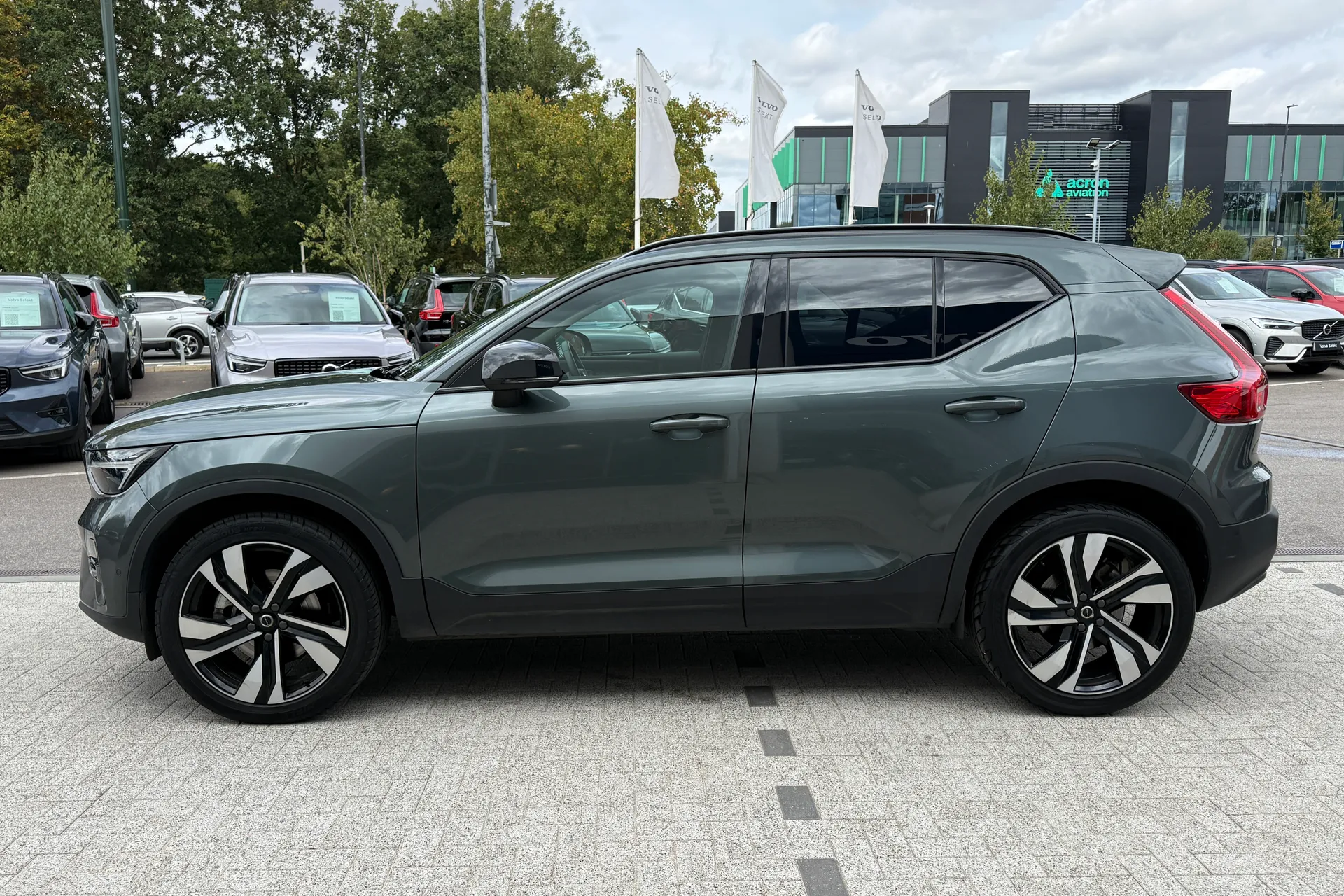 Volvo XC40 thumbnail image number 11