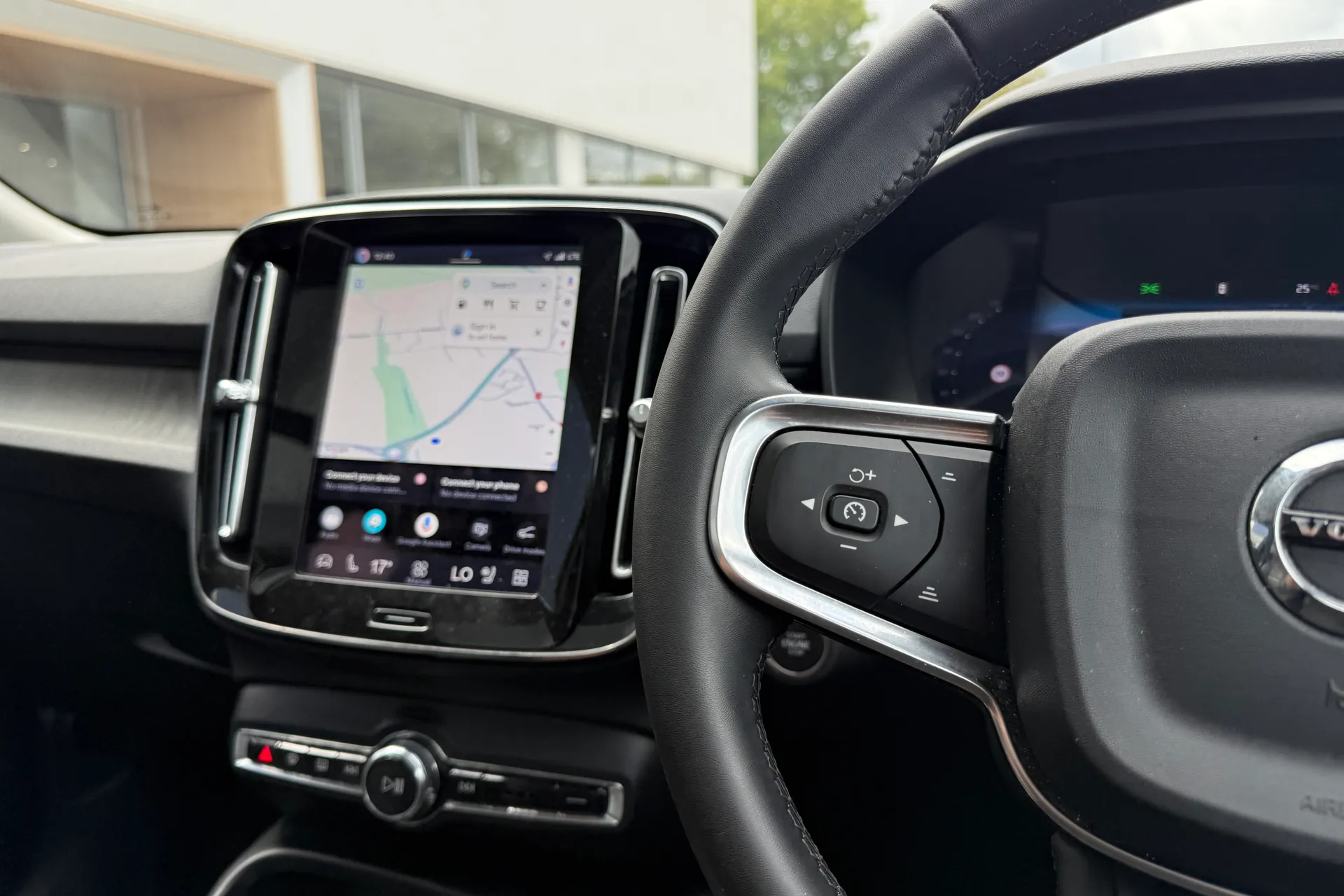 Volvo XC40 thumbnail image number 35