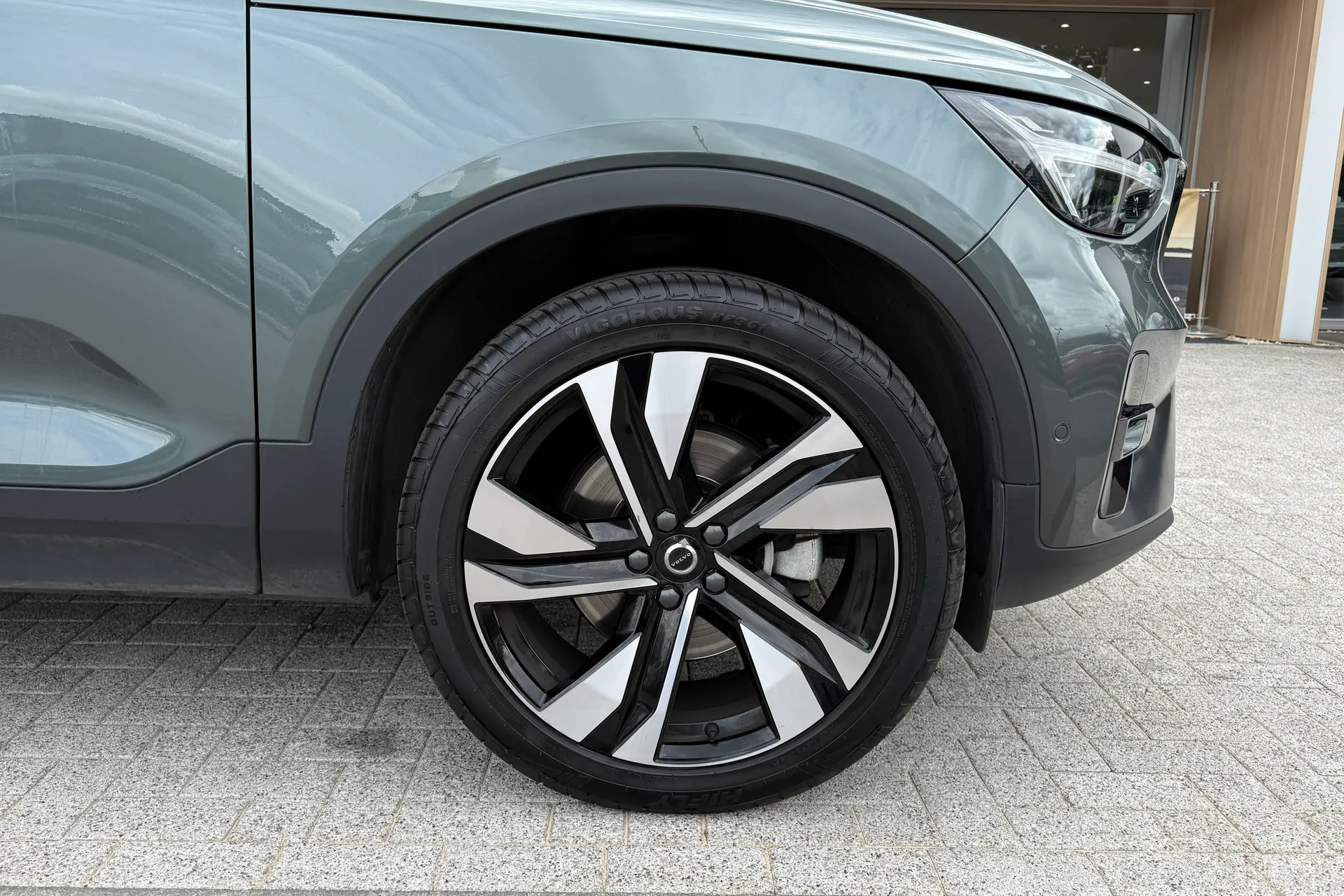 Volvo XC40 thumbnail image number 14