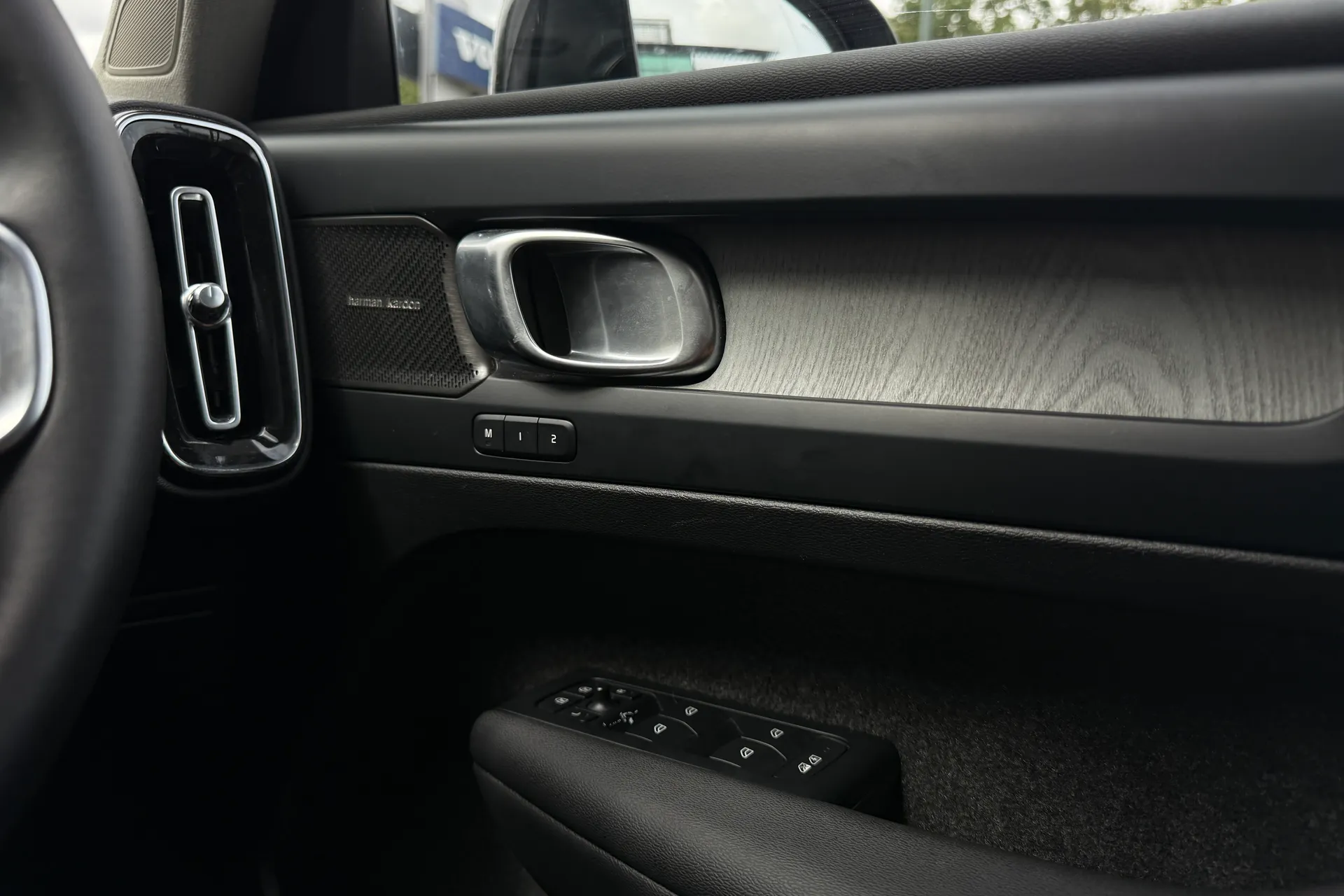 Volvo XC40 thumbnail image number 41