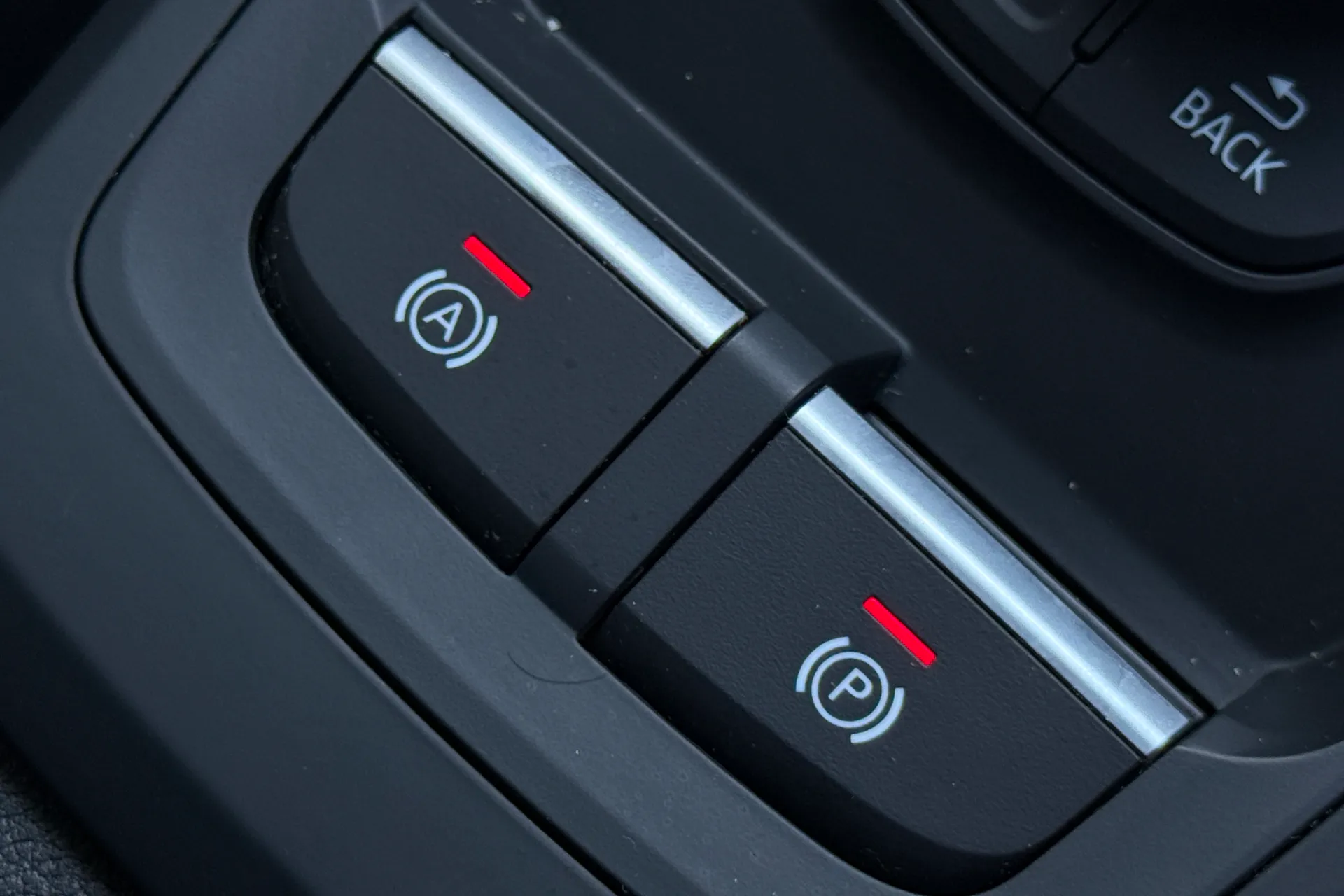 Audi Q2 thumbnail image number 23