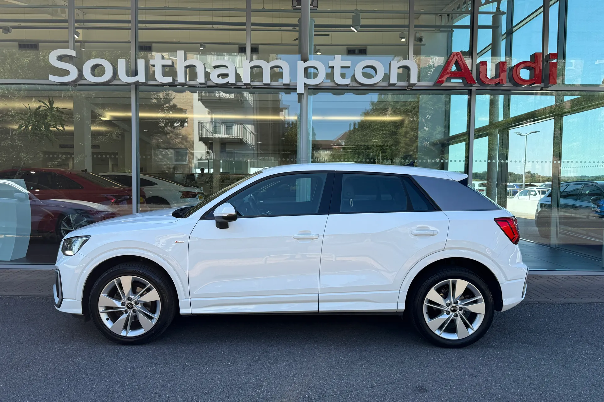 Audi Q2 thumbnail image number 47