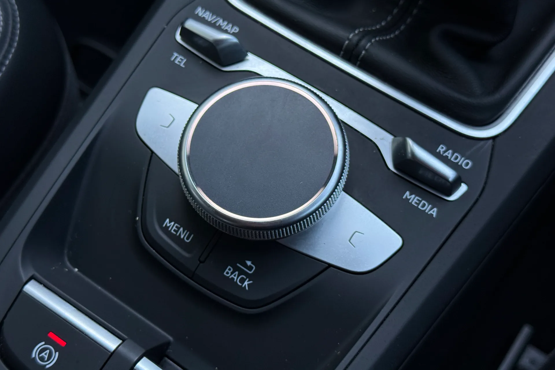 Audi Q2 thumbnail image number 20