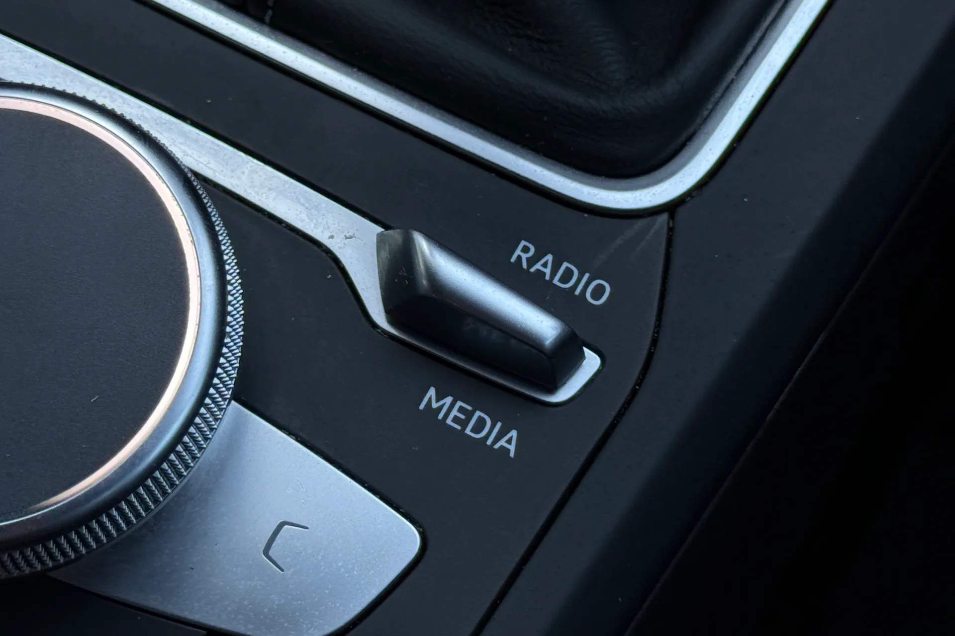 Audi Q2 thumbnail image number 21