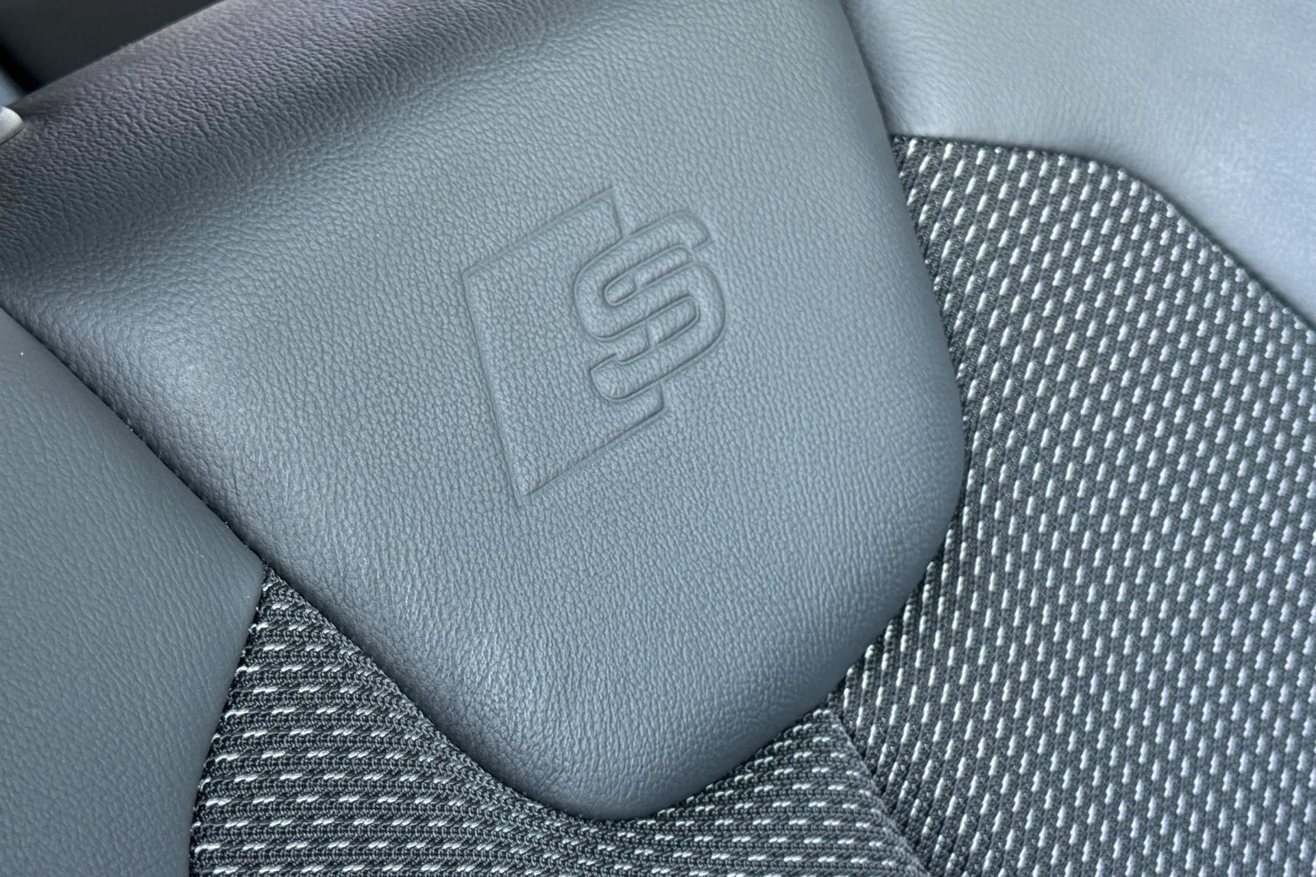 Audi Q2 thumbnail image number 26