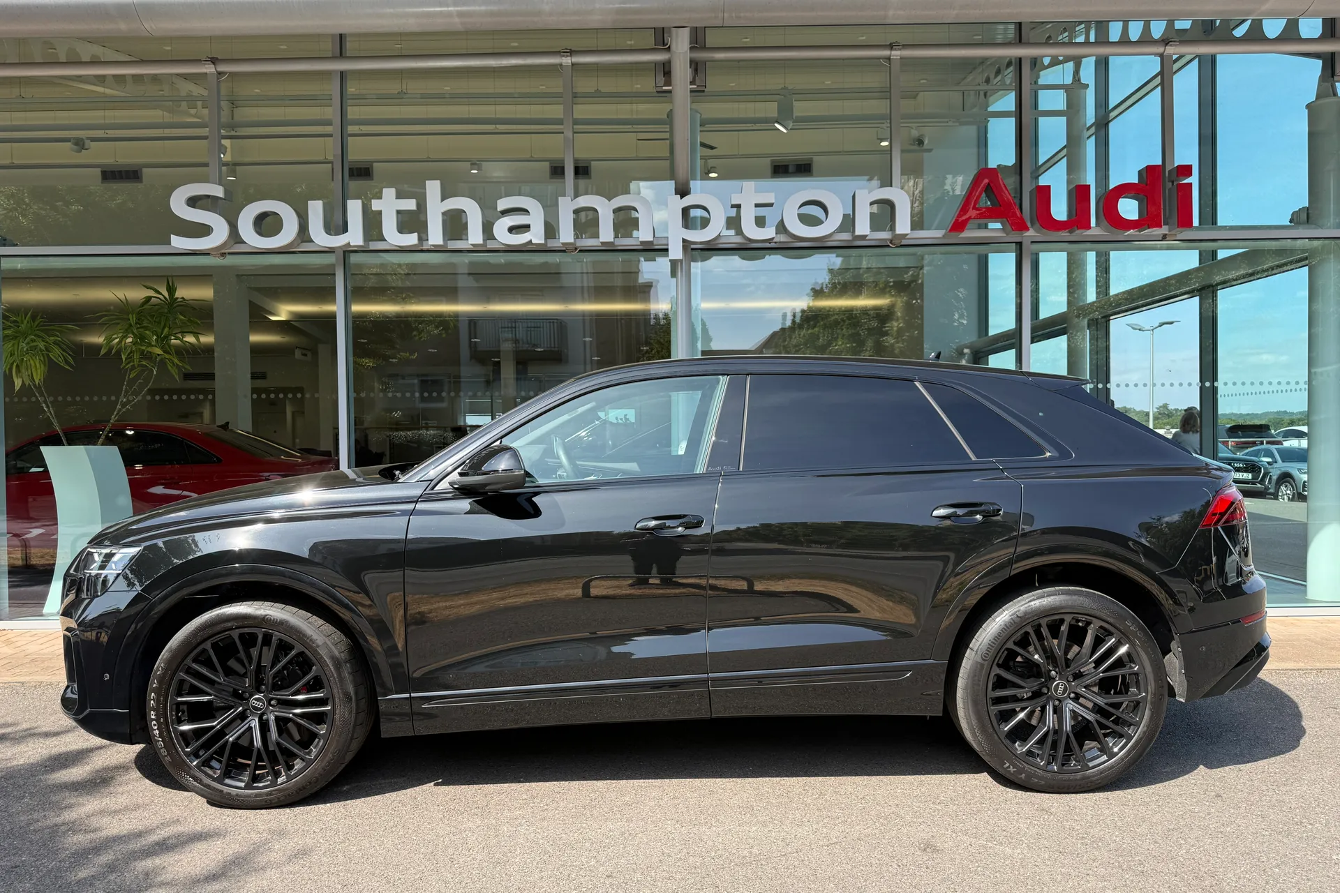 Audi Q8 thumbnail image number 47