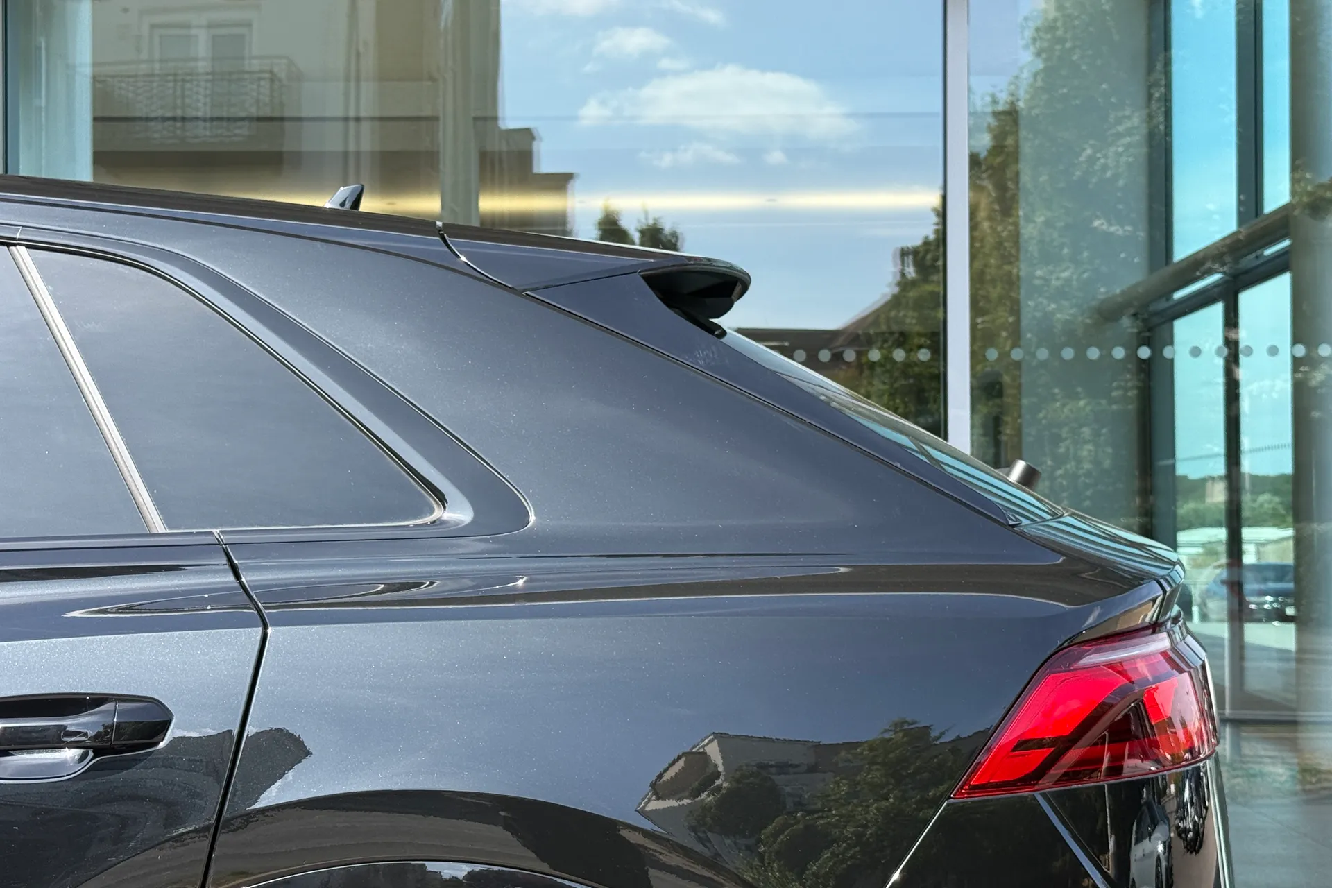 Audi Q8 thumbnail image number 45
