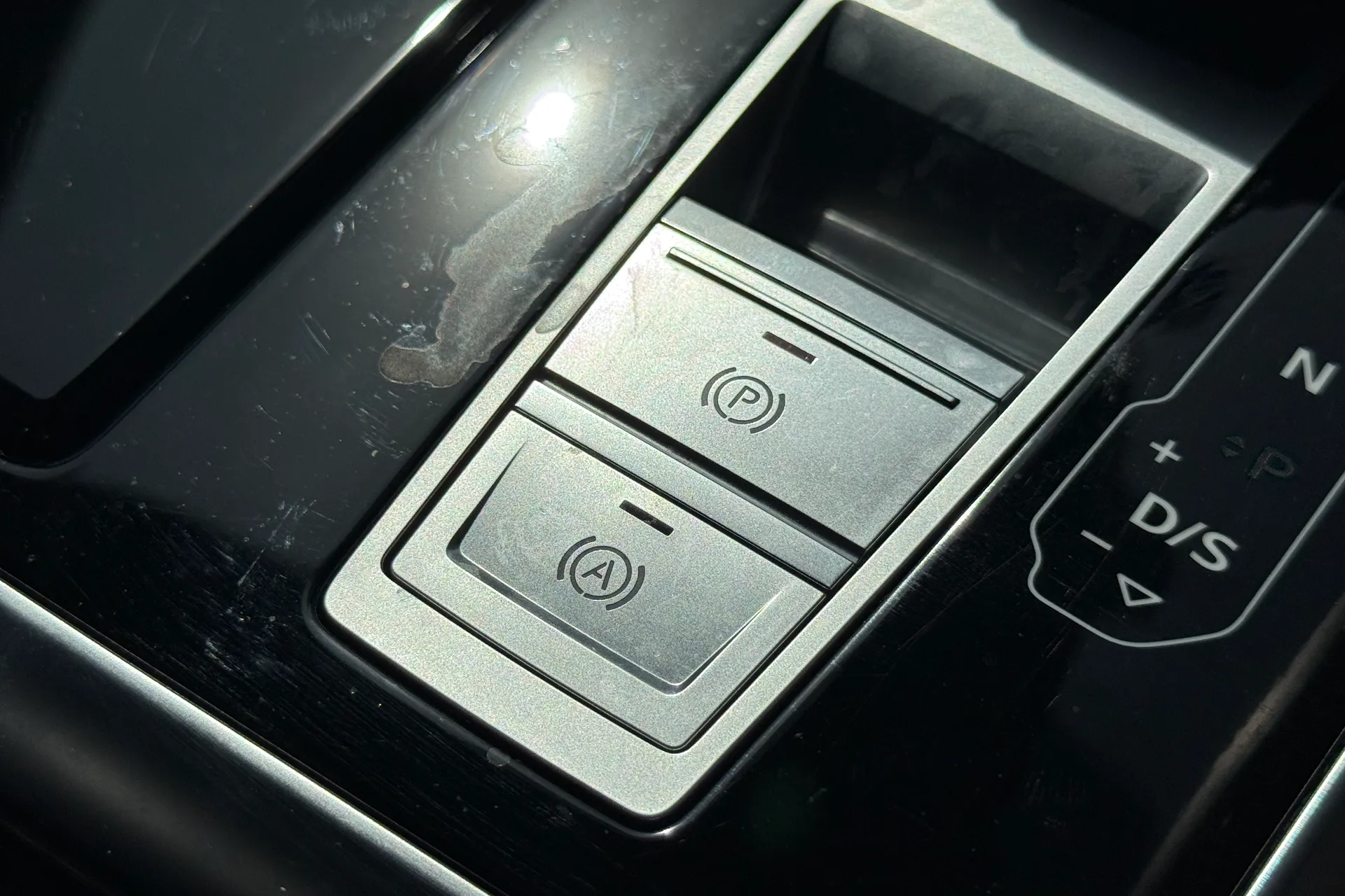 Audi Q8 thumbnail image number 24