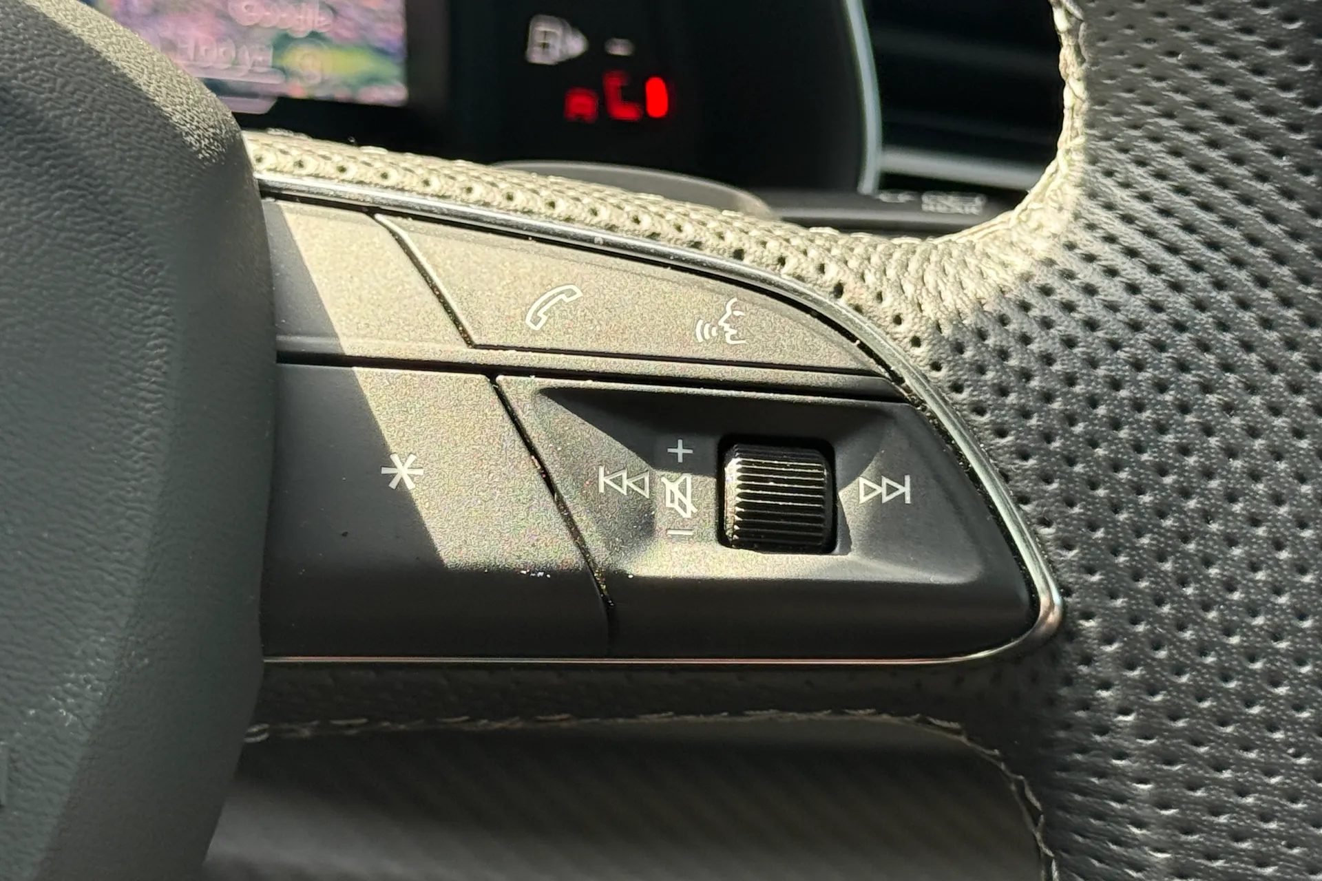 Audi Q8 thumbnail image number 13