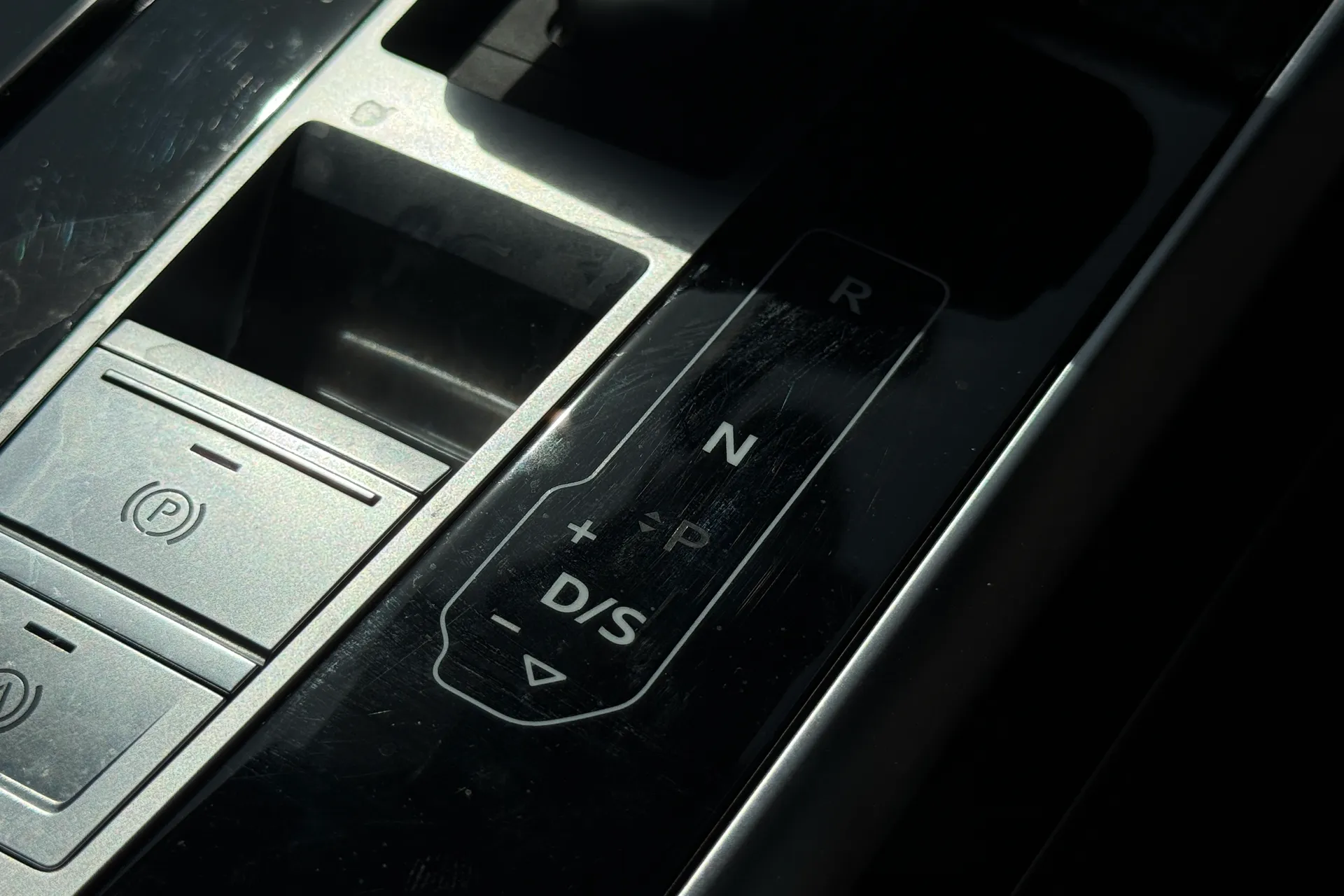 Audi Q8 thumbnail image number 23