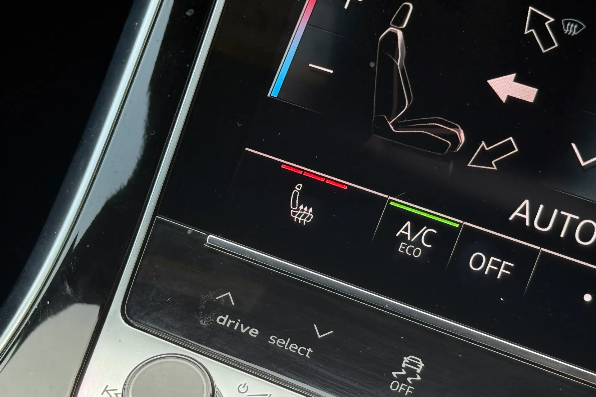 Audi Q8 thumbnail image number 19