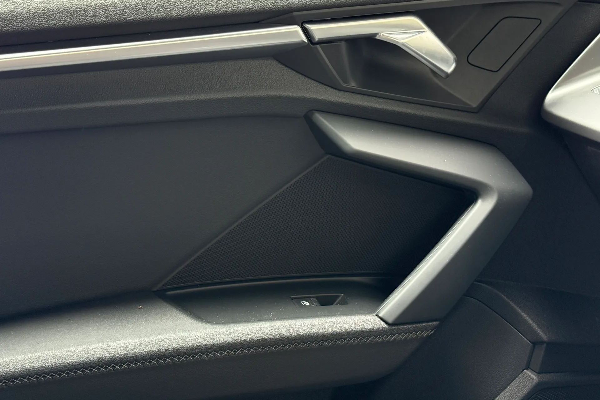 Audi A3 thumbnail image number 25