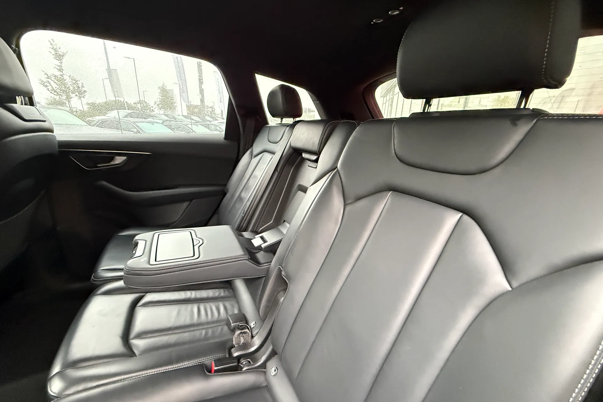 Audi Q7 thumbnail image number 38