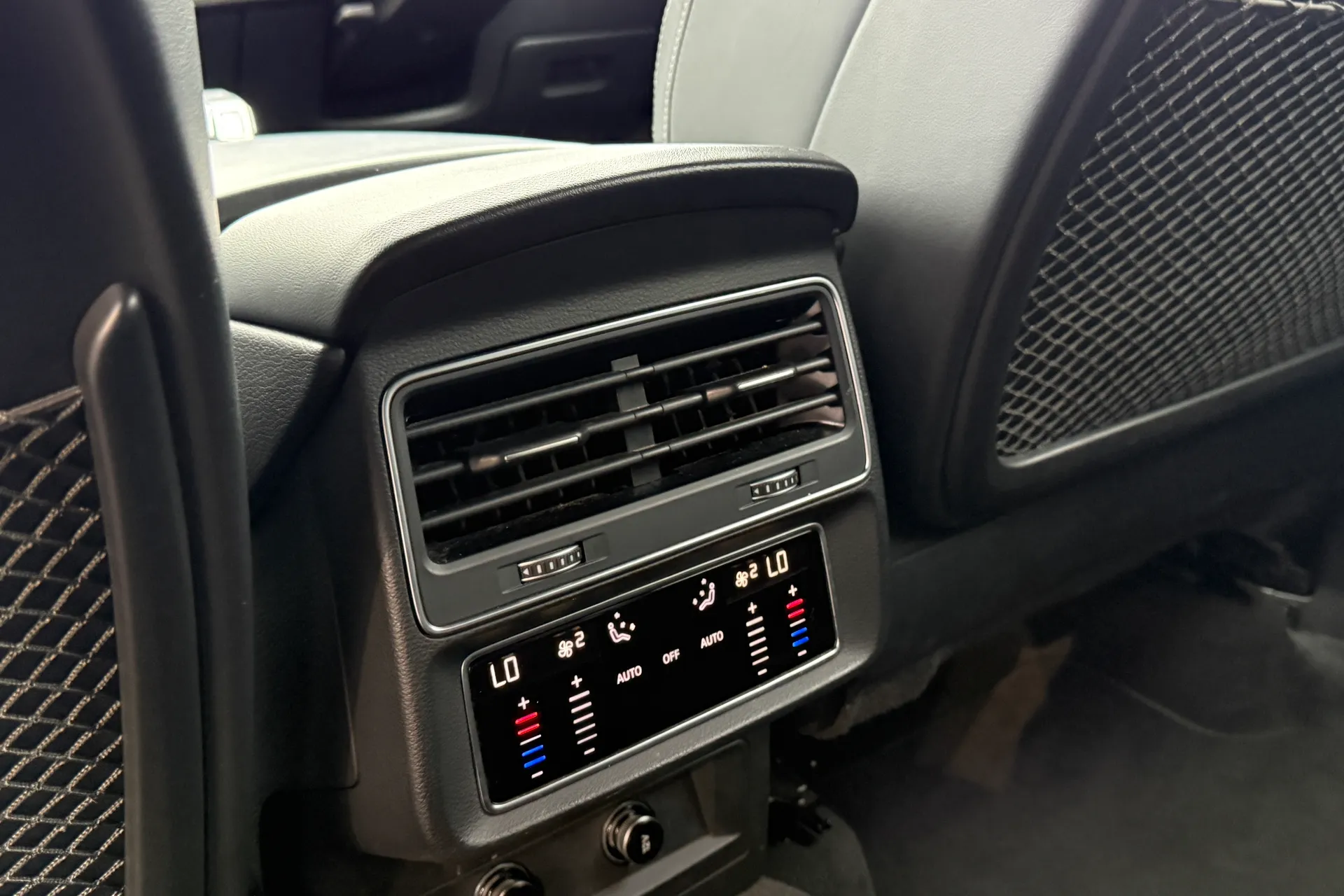 Audi Q7 thumbnail image number 39