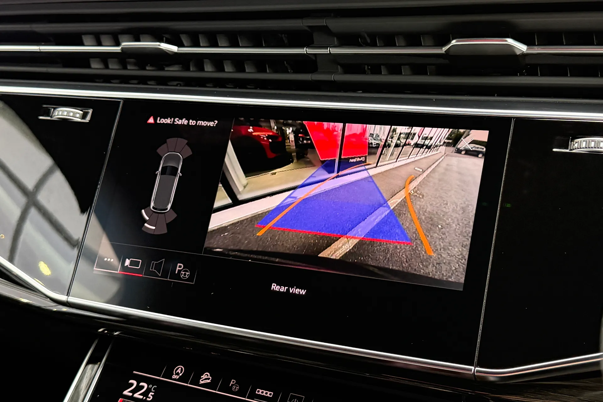 Audi Q7 thumbnail image number 3