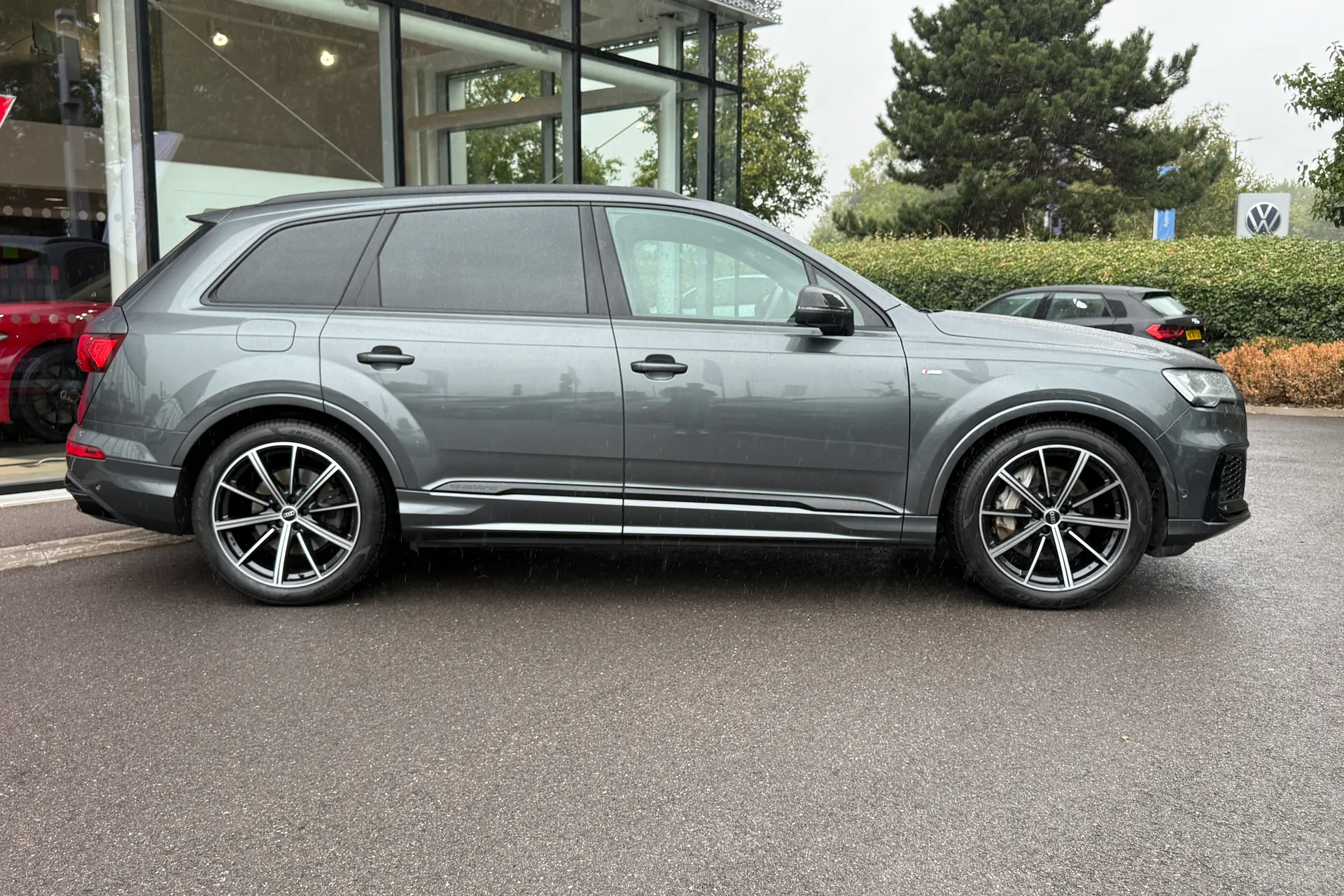 Audi Q7 thumbnail image number 2
