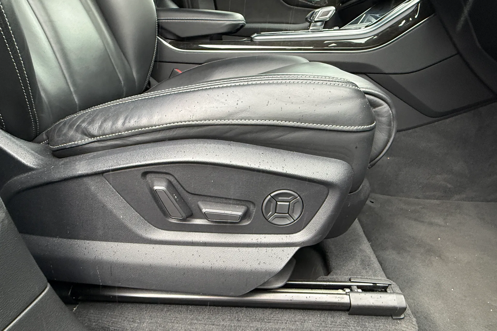 Audi Q7 thumbnail image number 25