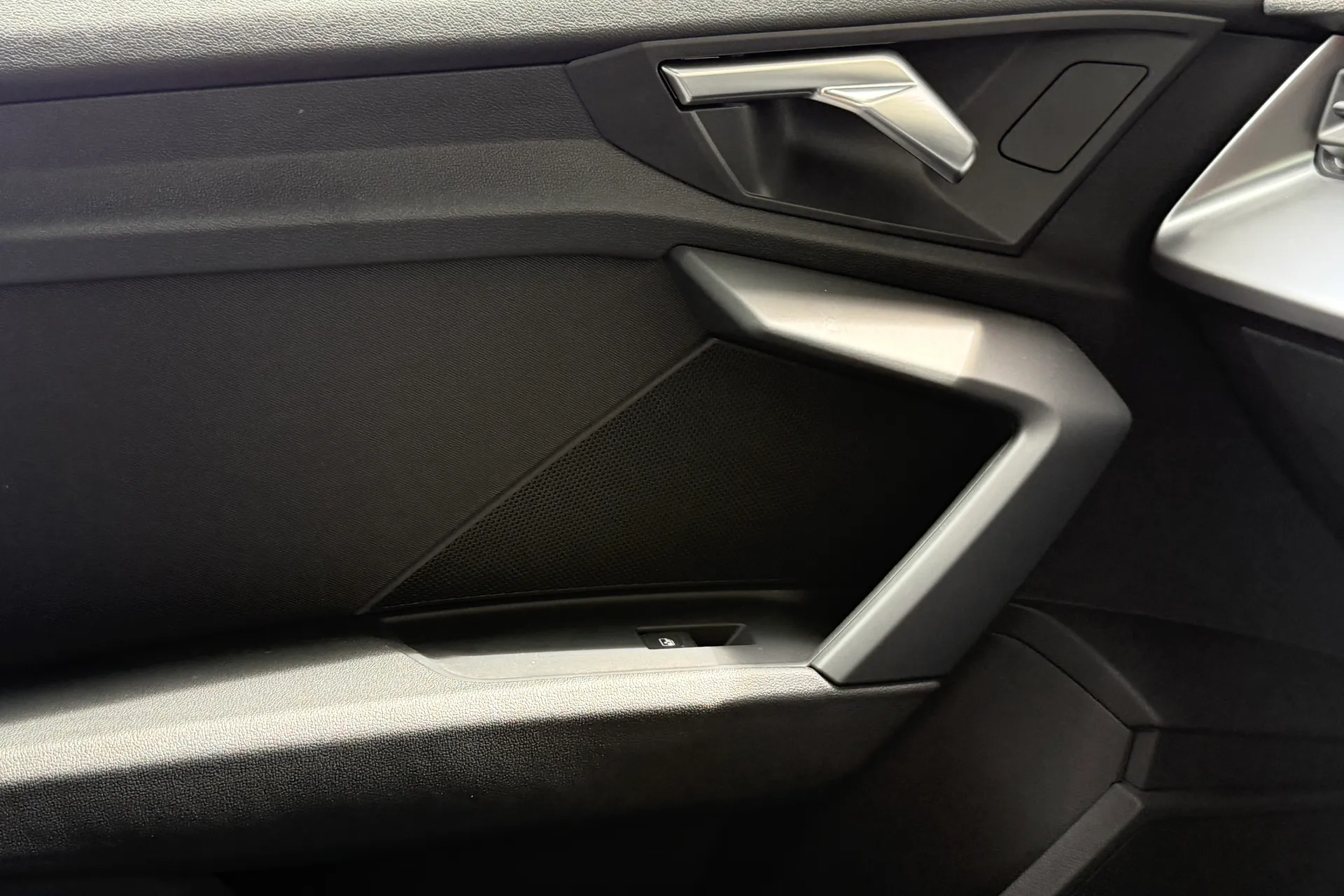Audi A3 thumbnail image number 25