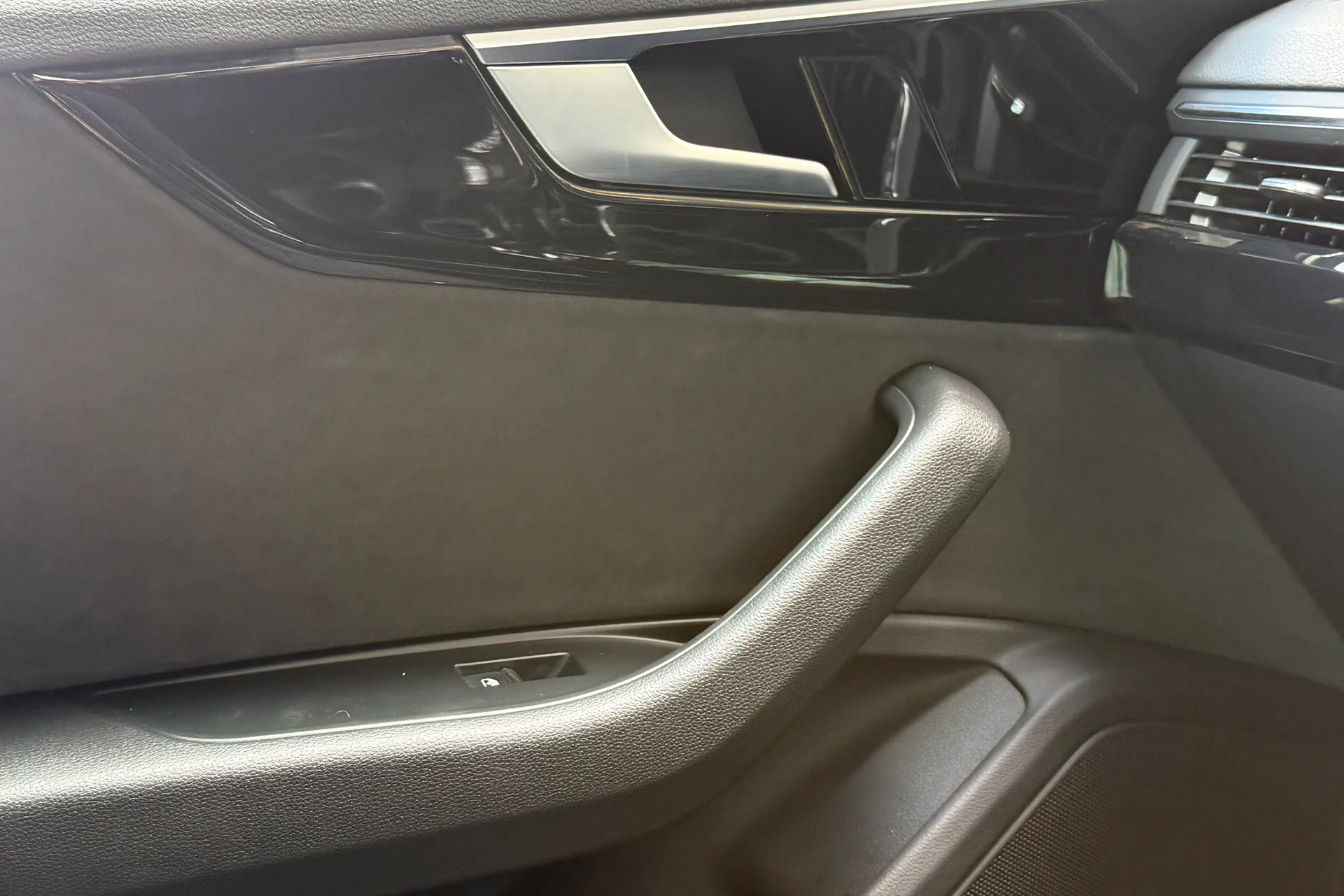 Audi A5 thumbnail image number 30