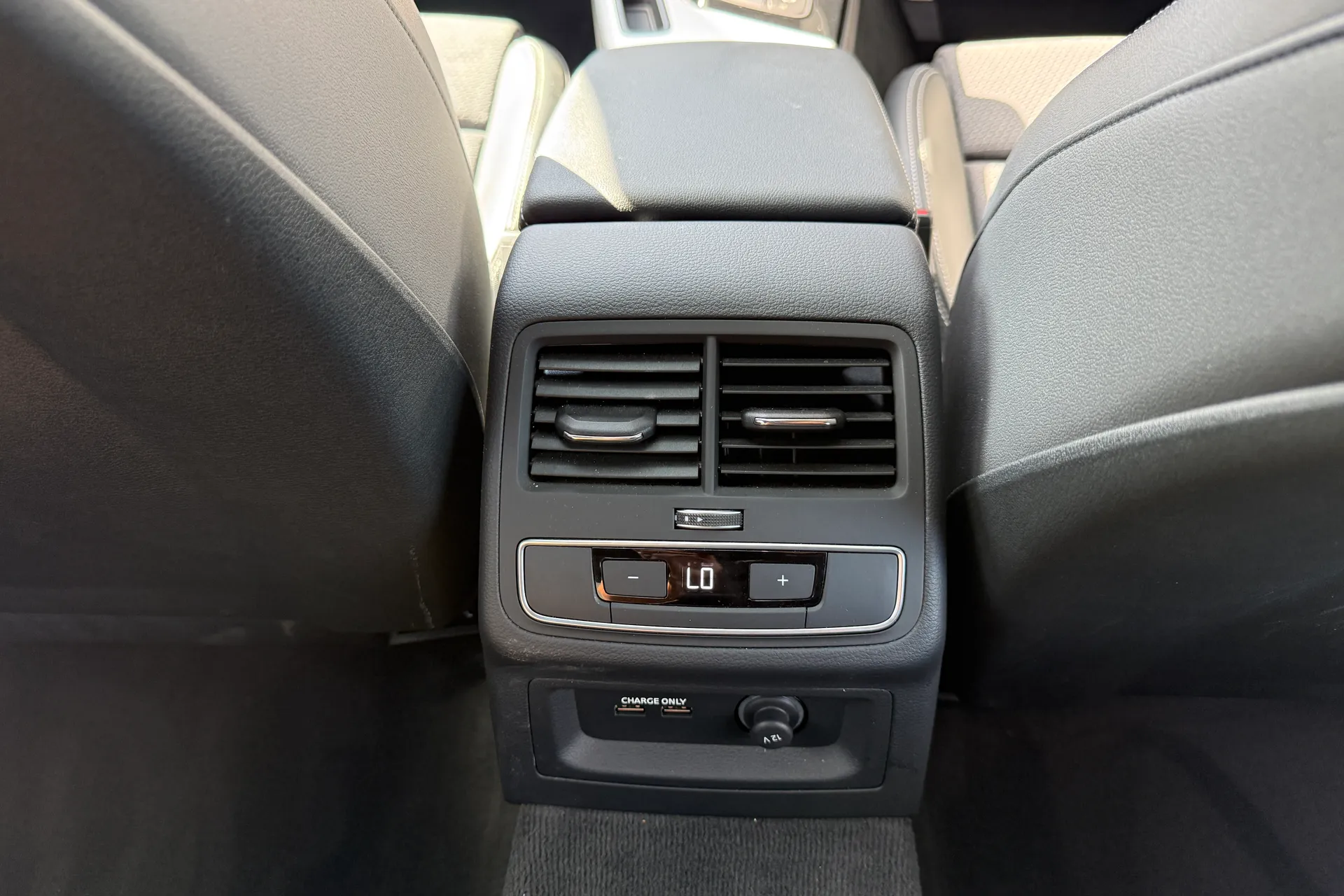 Audi A5 thumbnail image number 40