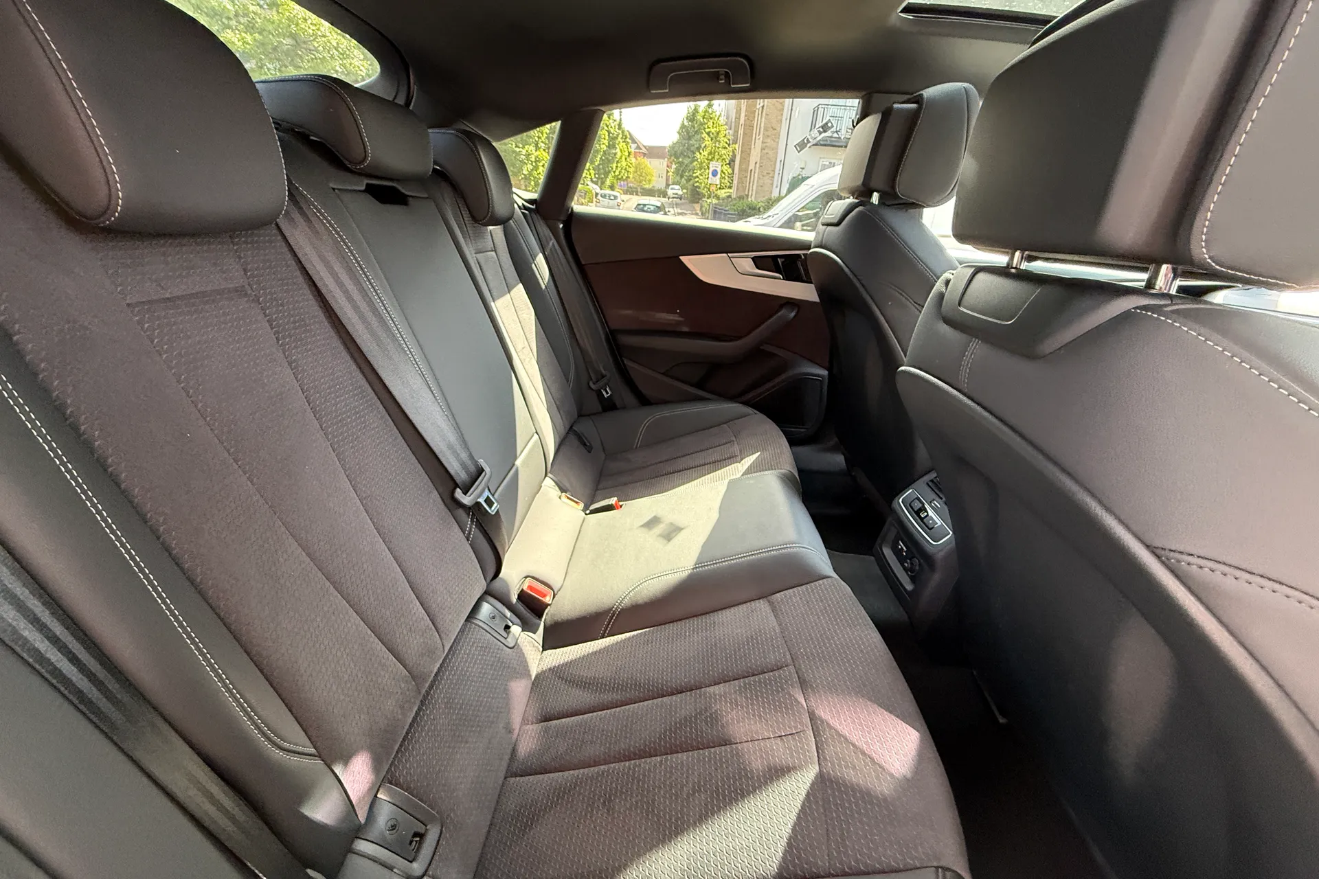 Audi A5 thumbnail image number 39