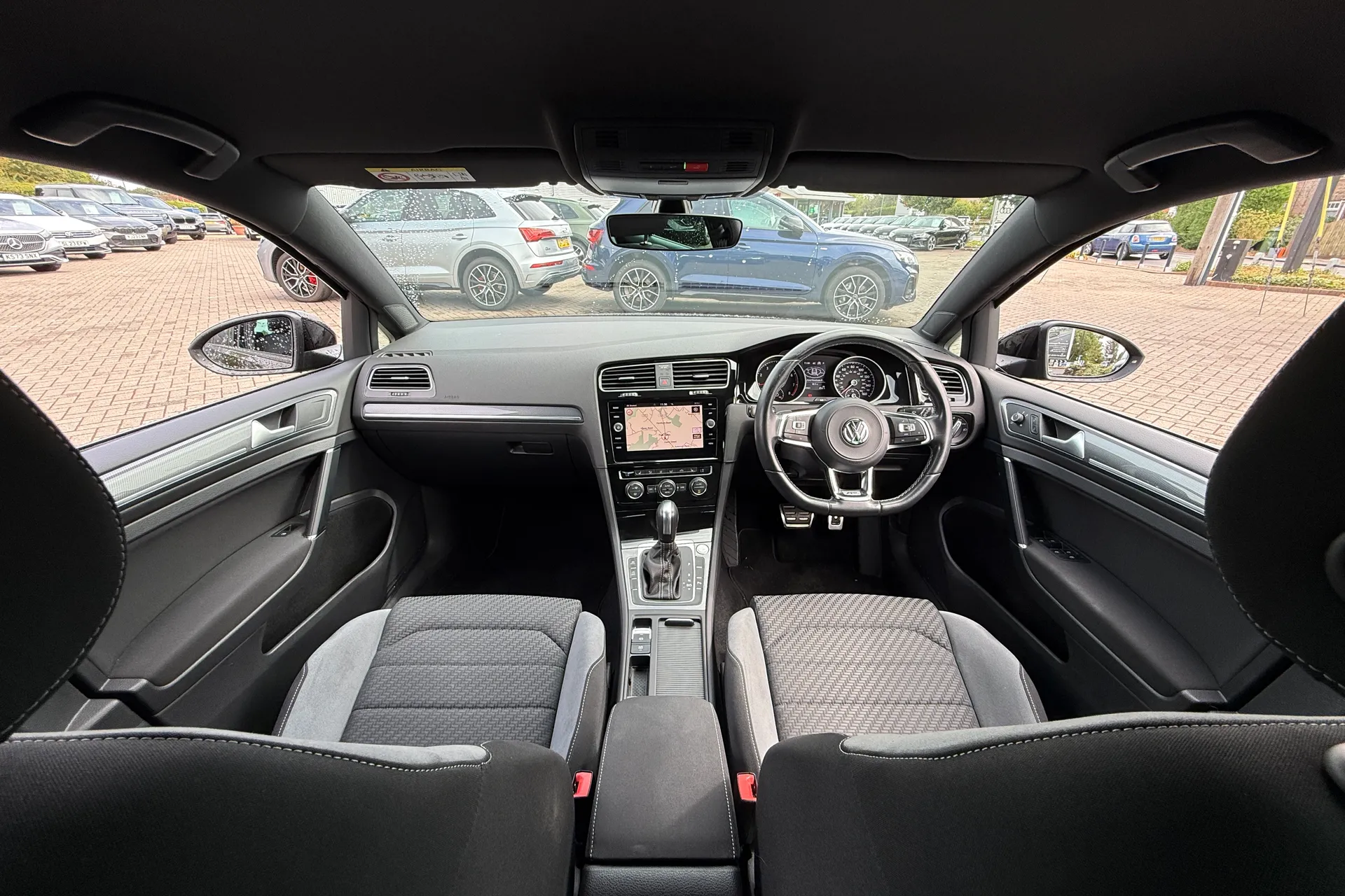 VOLKSWAGEN GOLF thumbnail image number 3