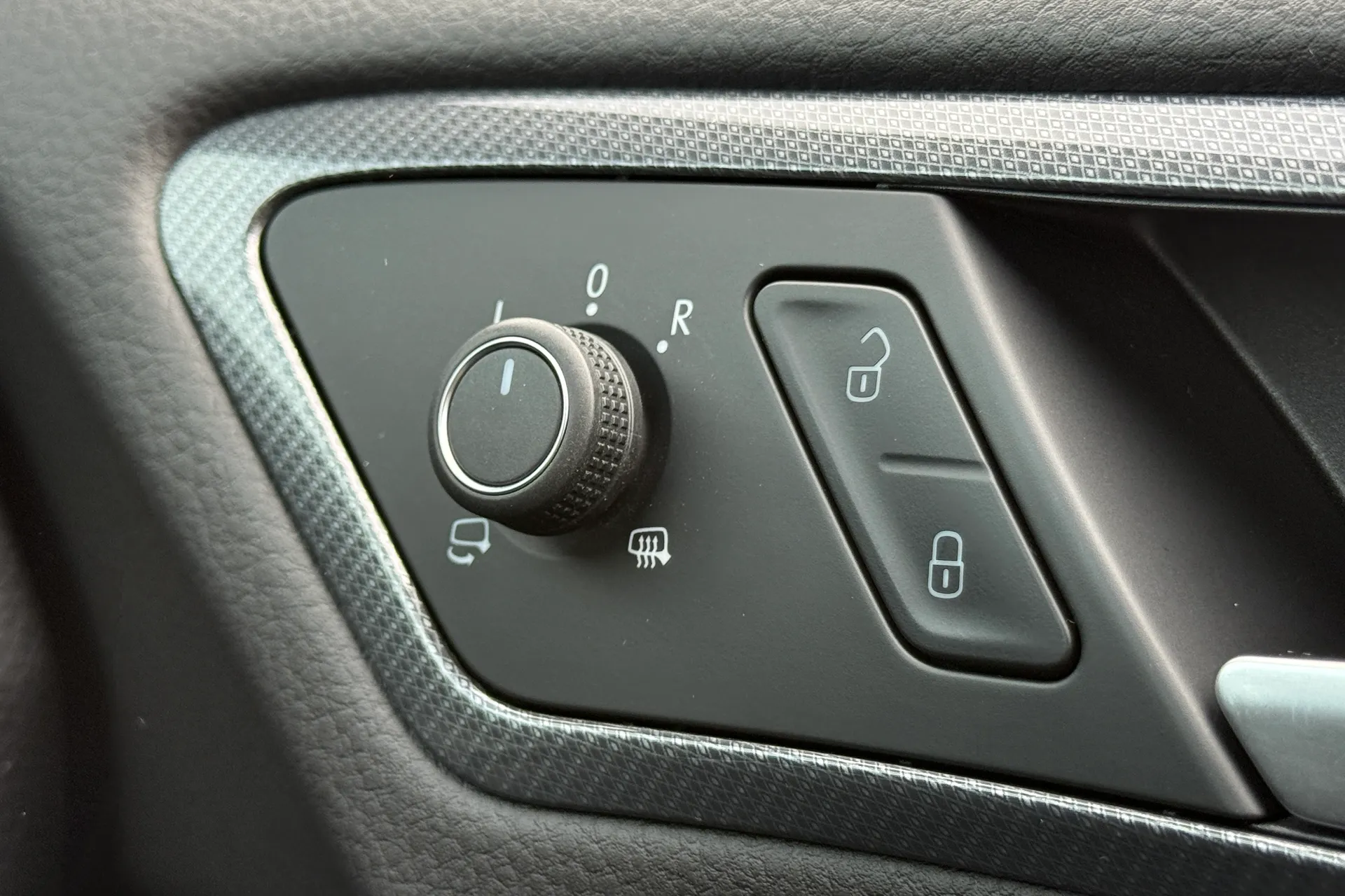 VOLKSWAGEN GOLF thumbnail image number 14