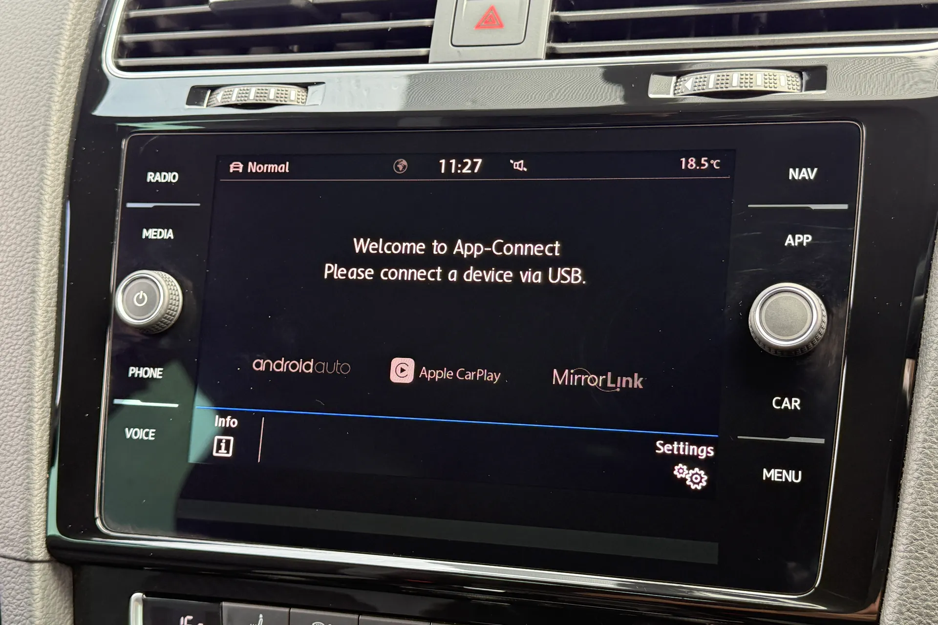 VOLKSWAGEN GOLF thumbnail image number 9