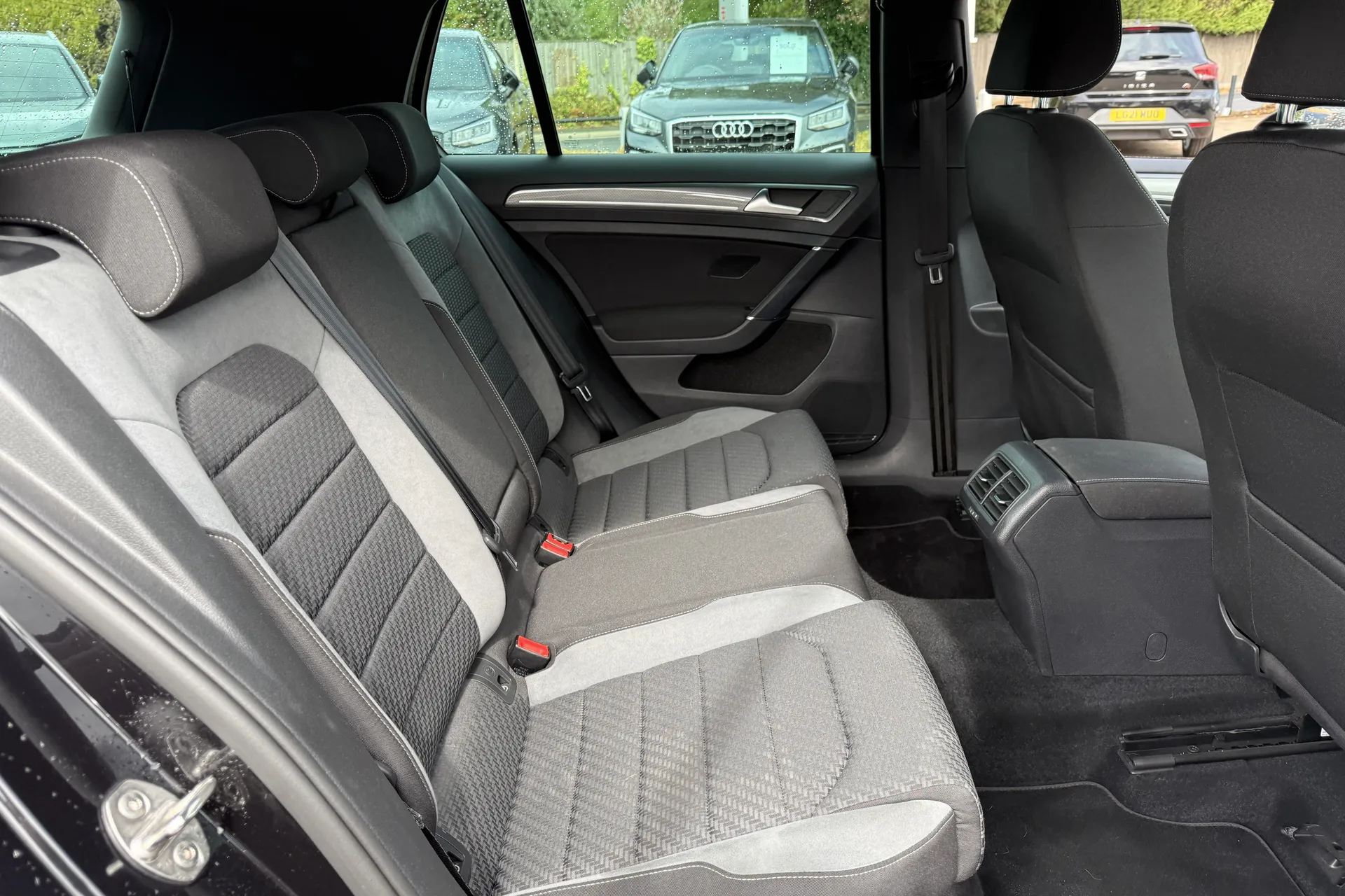 VOLKSWAGEN GOLF thumbnail image number 39