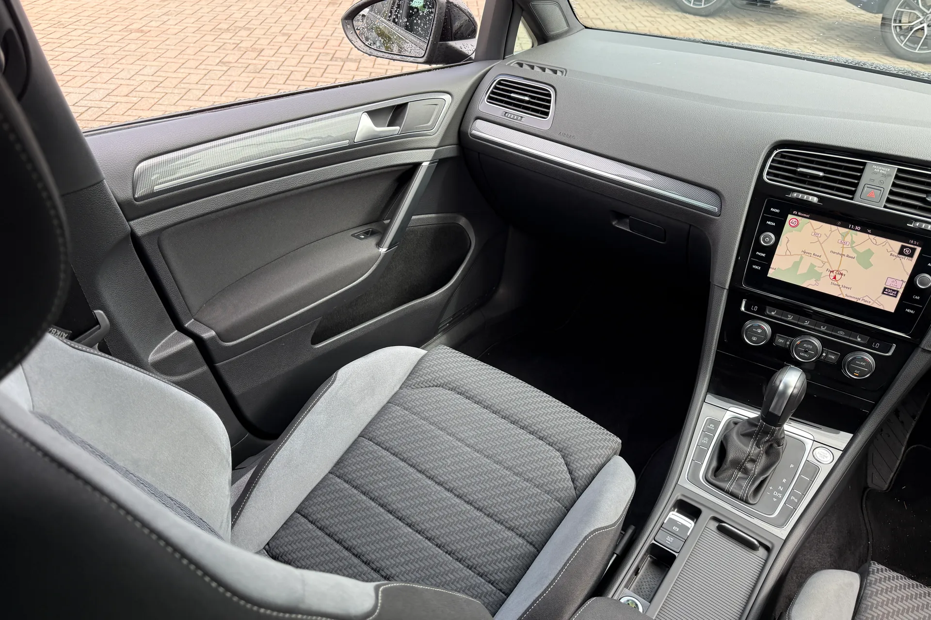 VOLKSWAGEN GOLF thumbnail image number 33