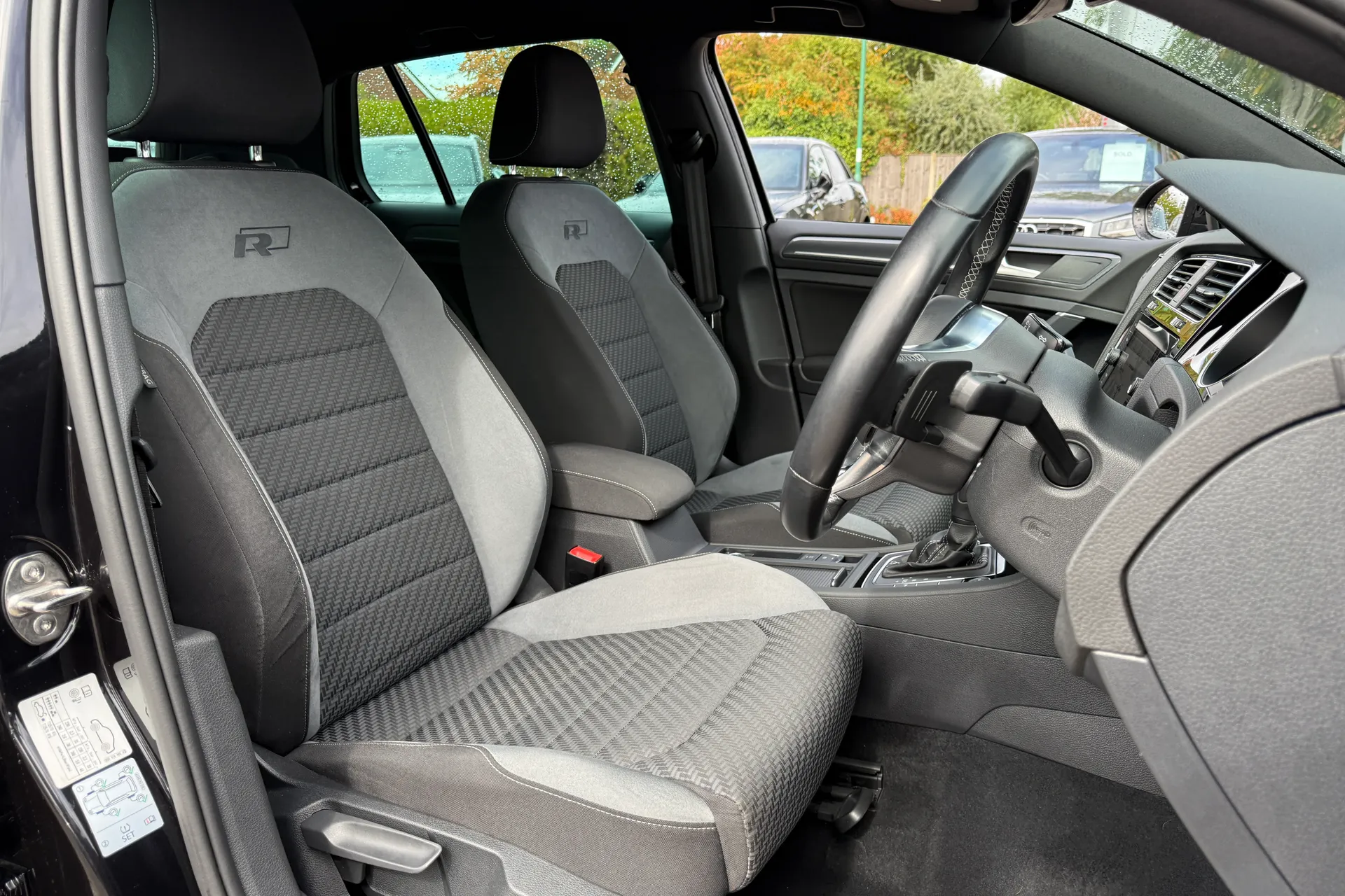 VOLKSWAGEN GOLF thumbnail image number 22