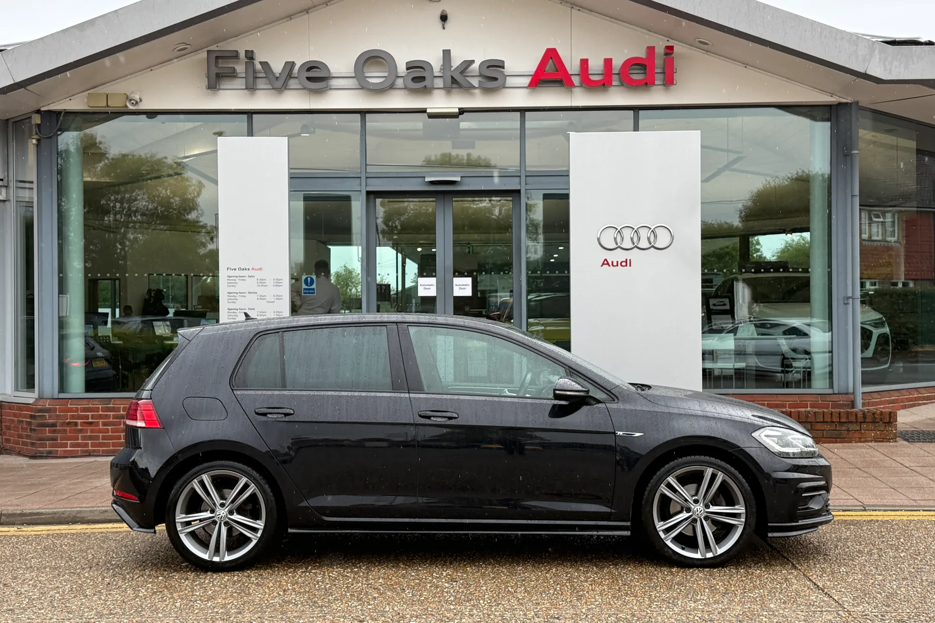 VOLKSWAGEN GOLF thumbnail image number 2