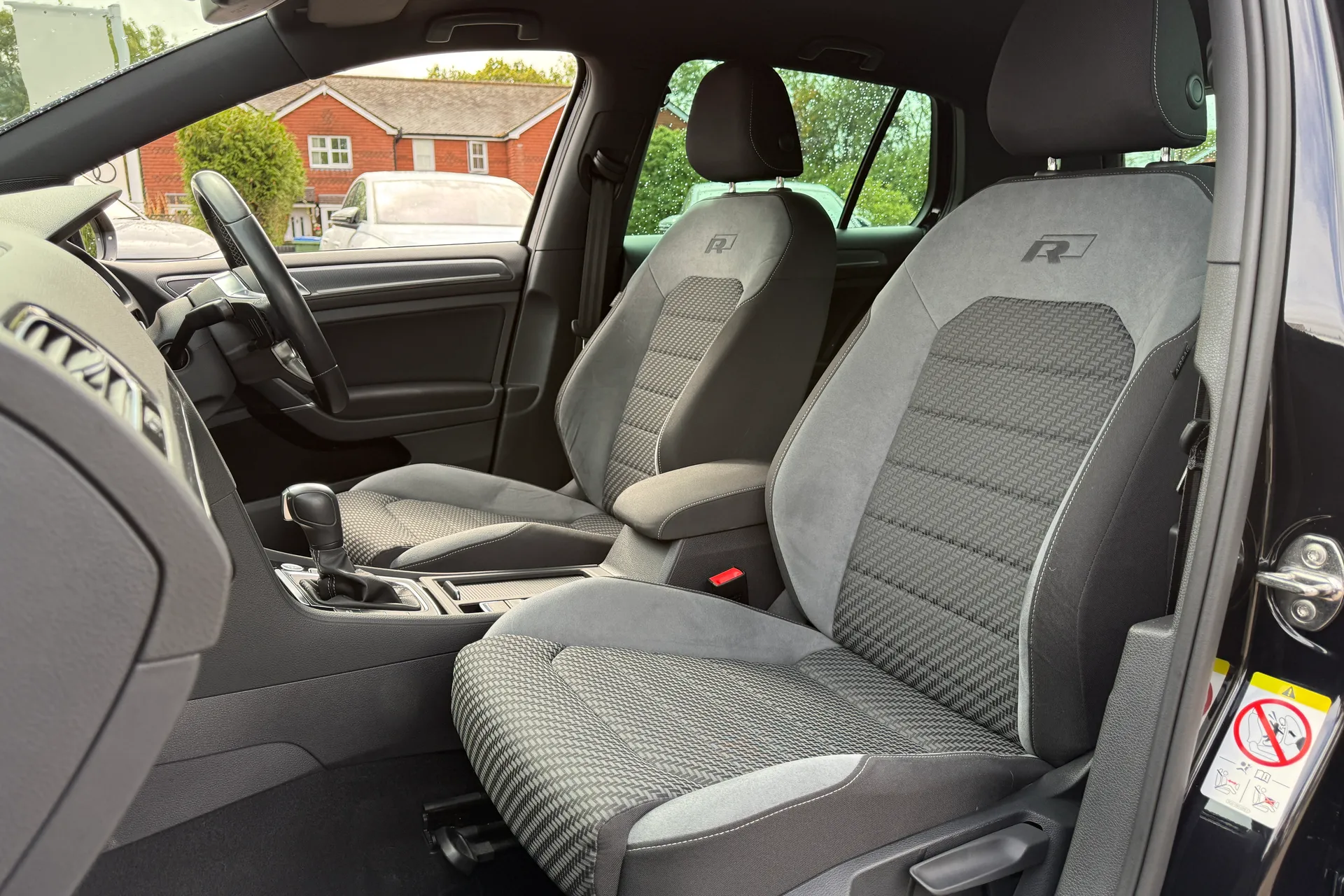 VOLKSWAGEN GOLF thumbnail image number 25