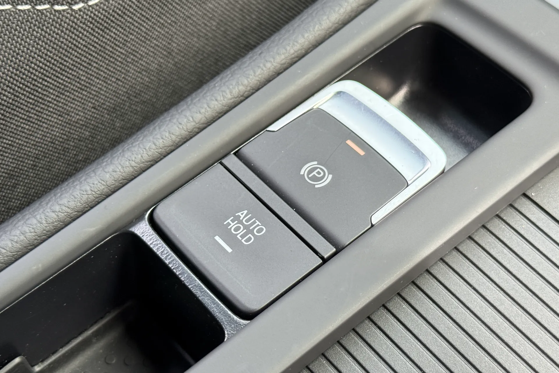 VOLKSWAGEN GOLF thumbnail image number 35