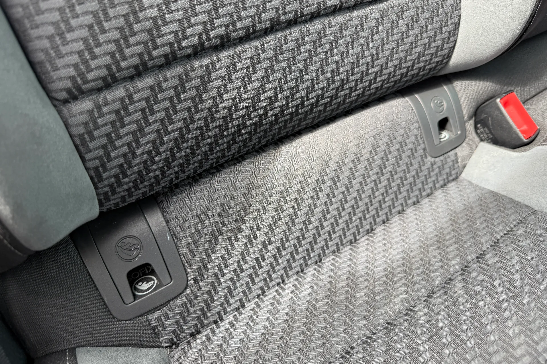 VOLKSWAGEN GOLF thumbnail image number 38