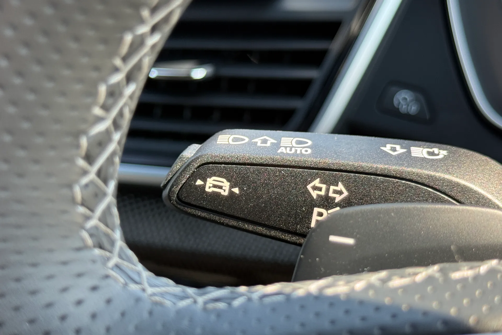 Audi Q5 thumbnail image number 28