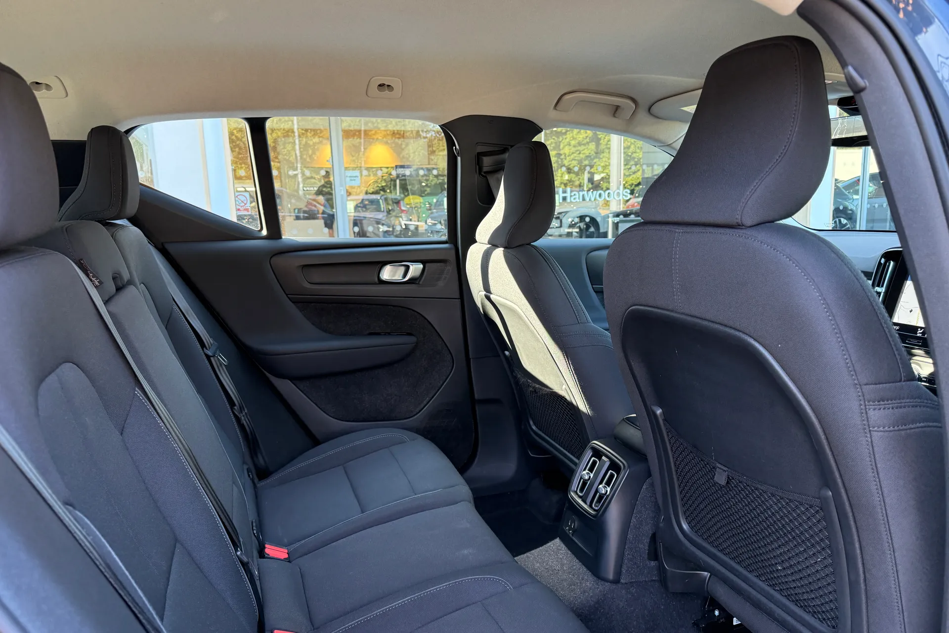 Volvo XC40 thumbnail image number 21