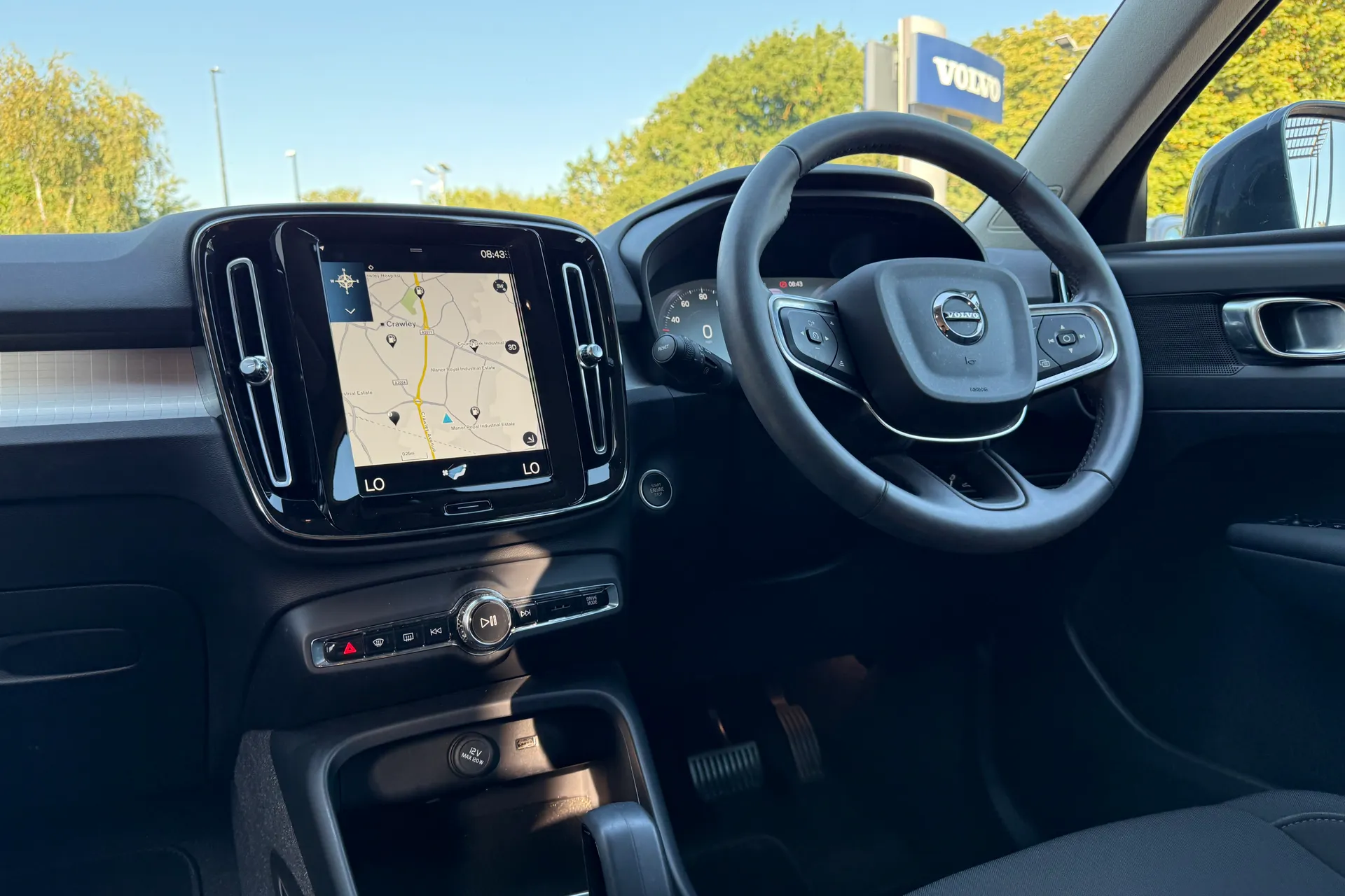 Volvo XC40 thumbnail image number 32