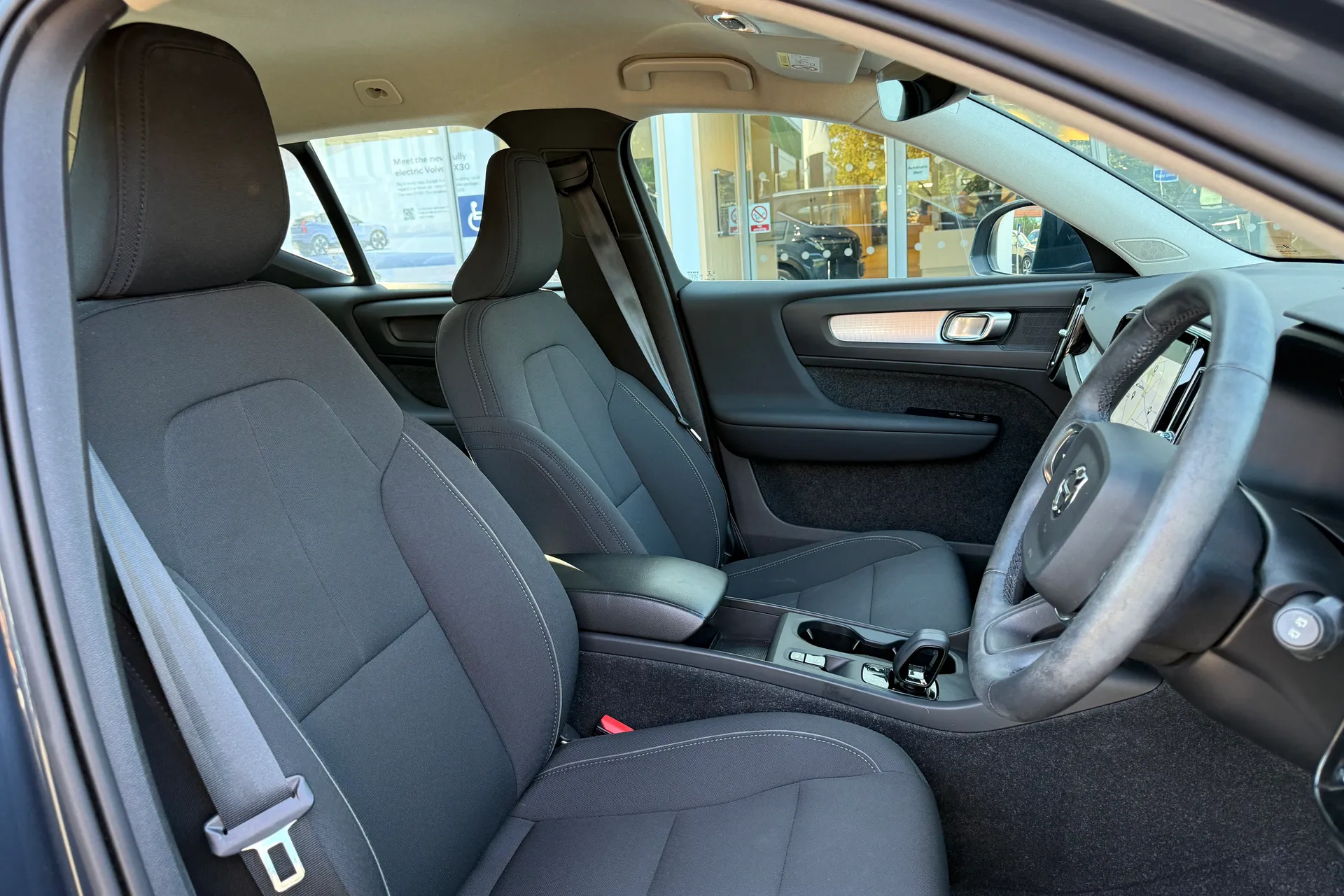 Volvo XC40 thumbnail image number 24