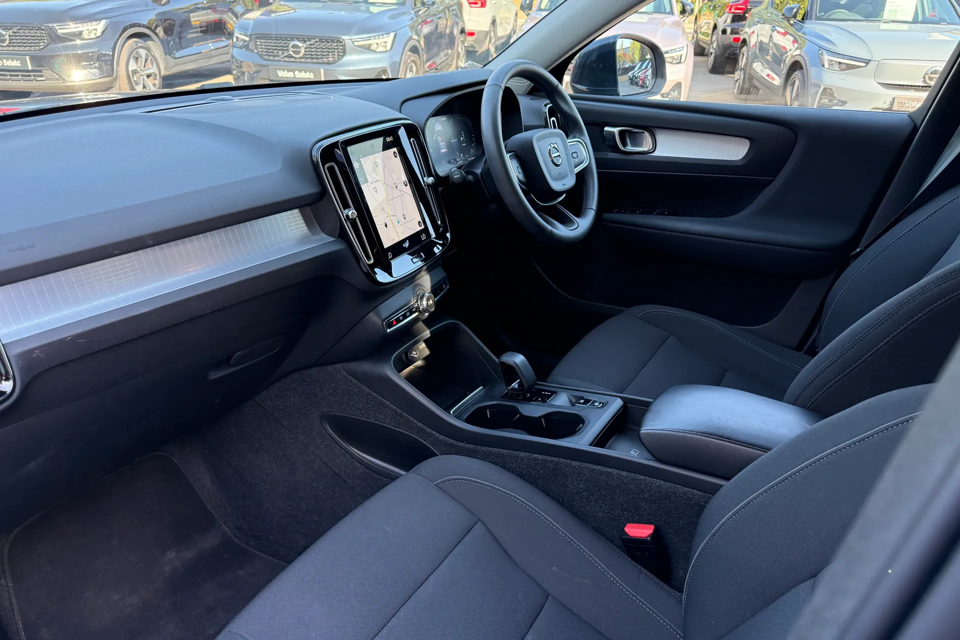 Volvo XC40 thumbnail image number 25